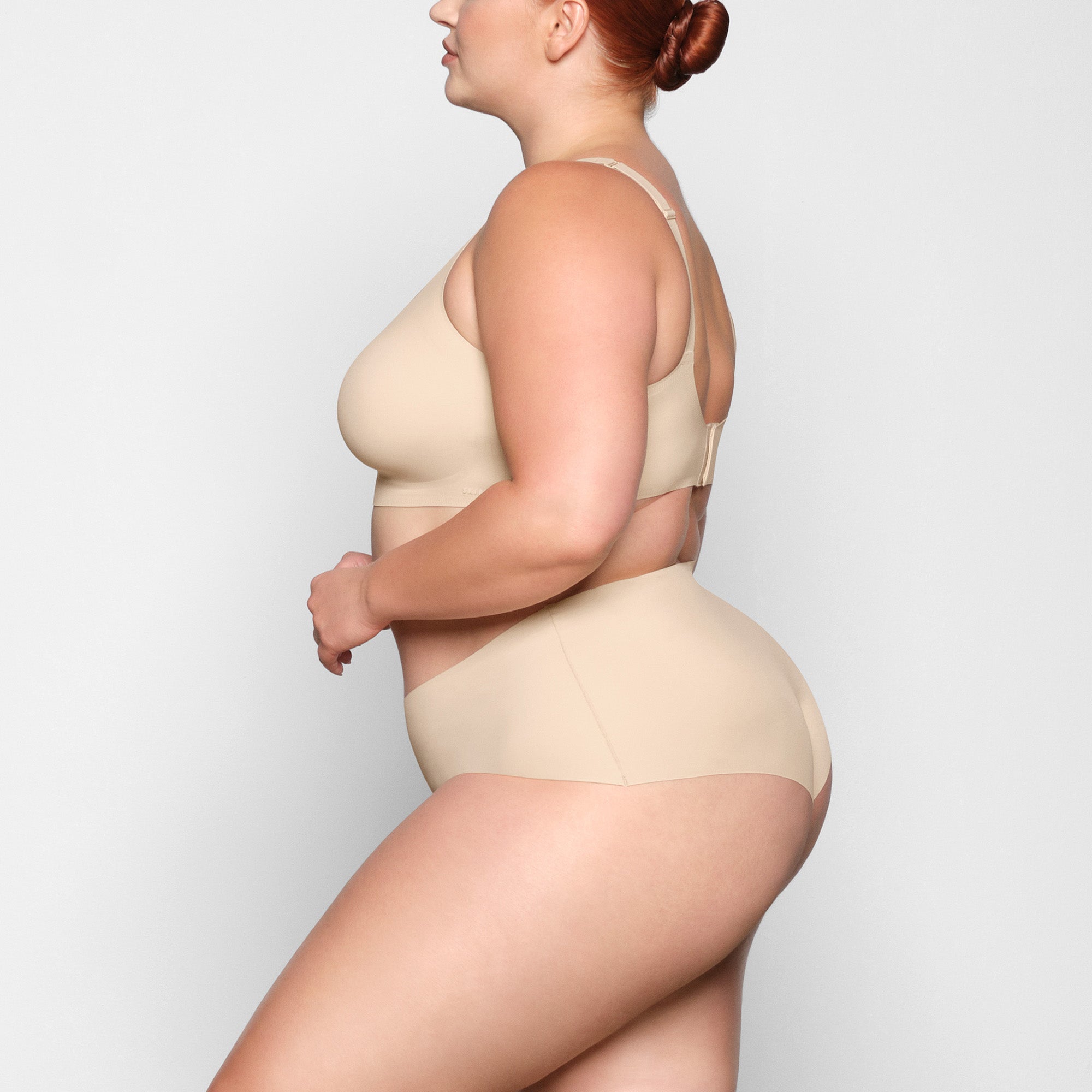 SKIMS NAKED SCOOP BRALETTE | SAND - Sneaker Türkiye