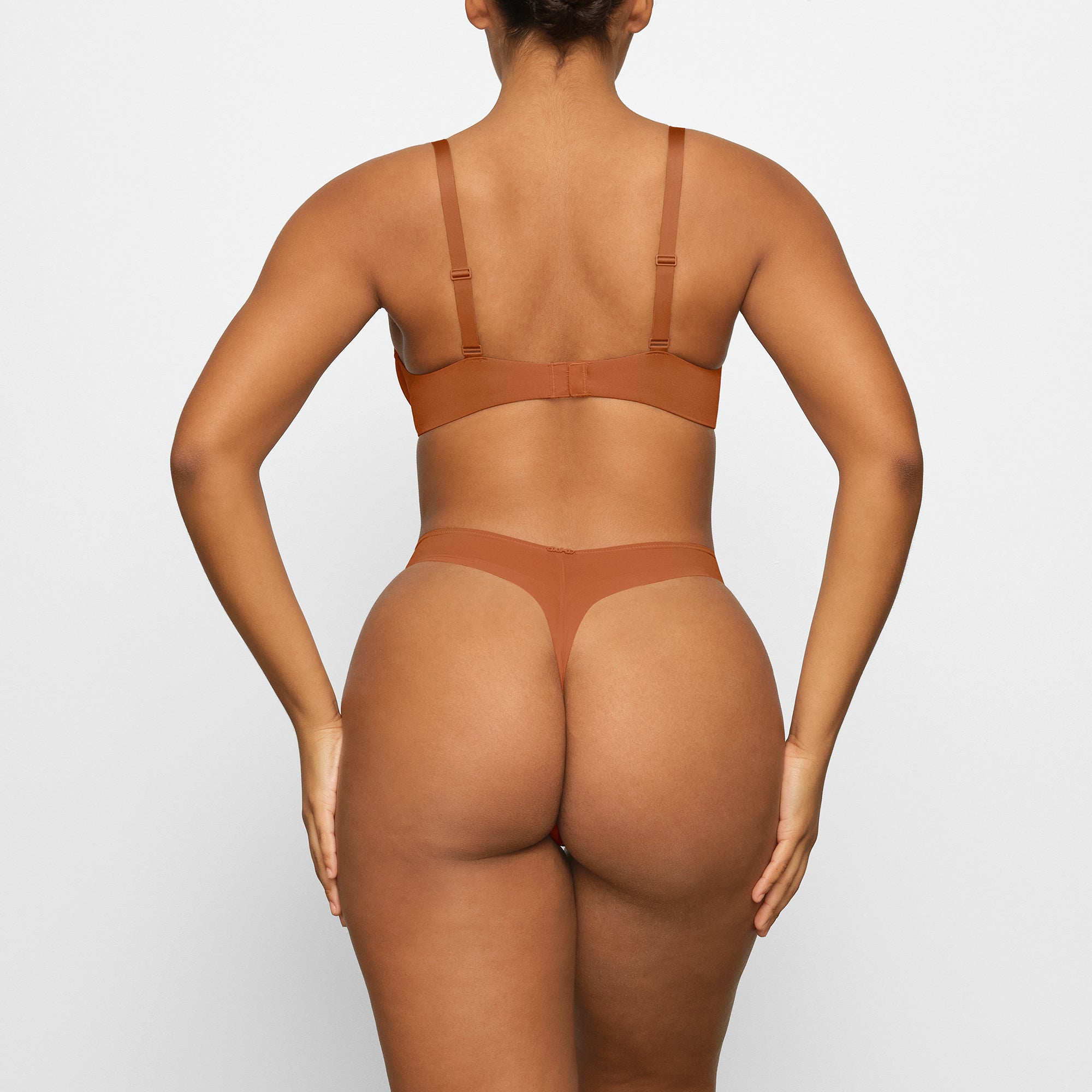 SKIMS NO SHOW UNLINED DEMI BRA | BRONZE - Sneaker Türkiye