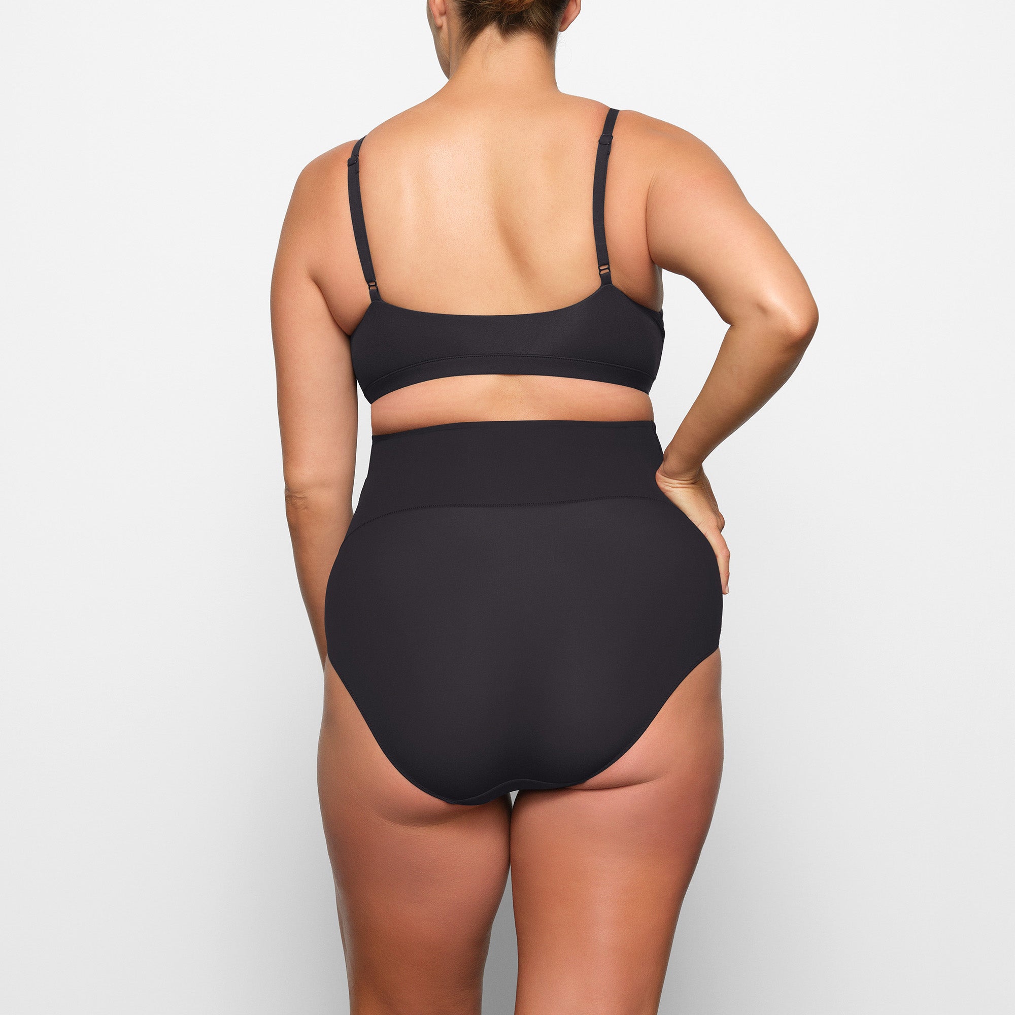 SKIMS FITS EVERYBODY MATERNITY PUMPING SCOOP BRALETTE | ONYX - Sneaker Türkiye