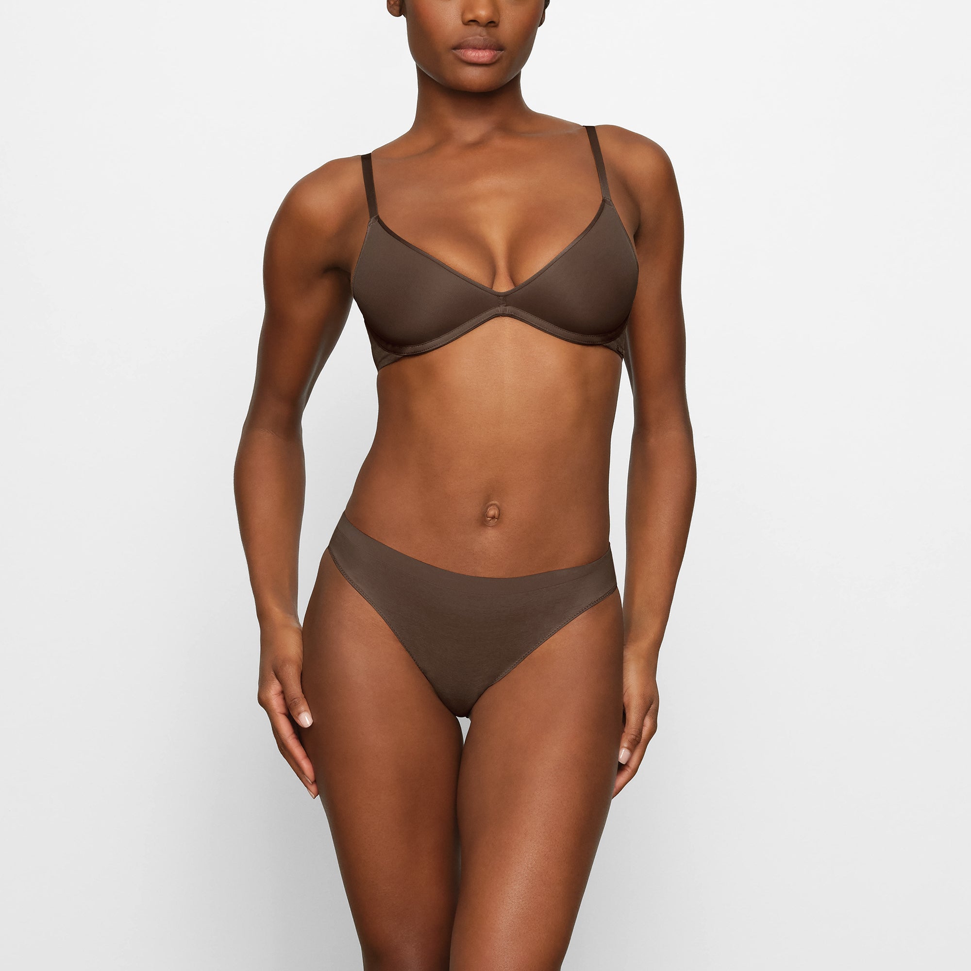 SKIMS WEIGHTLESS SCOOP BRA | ESPRESSO - Sneaker Türkiye