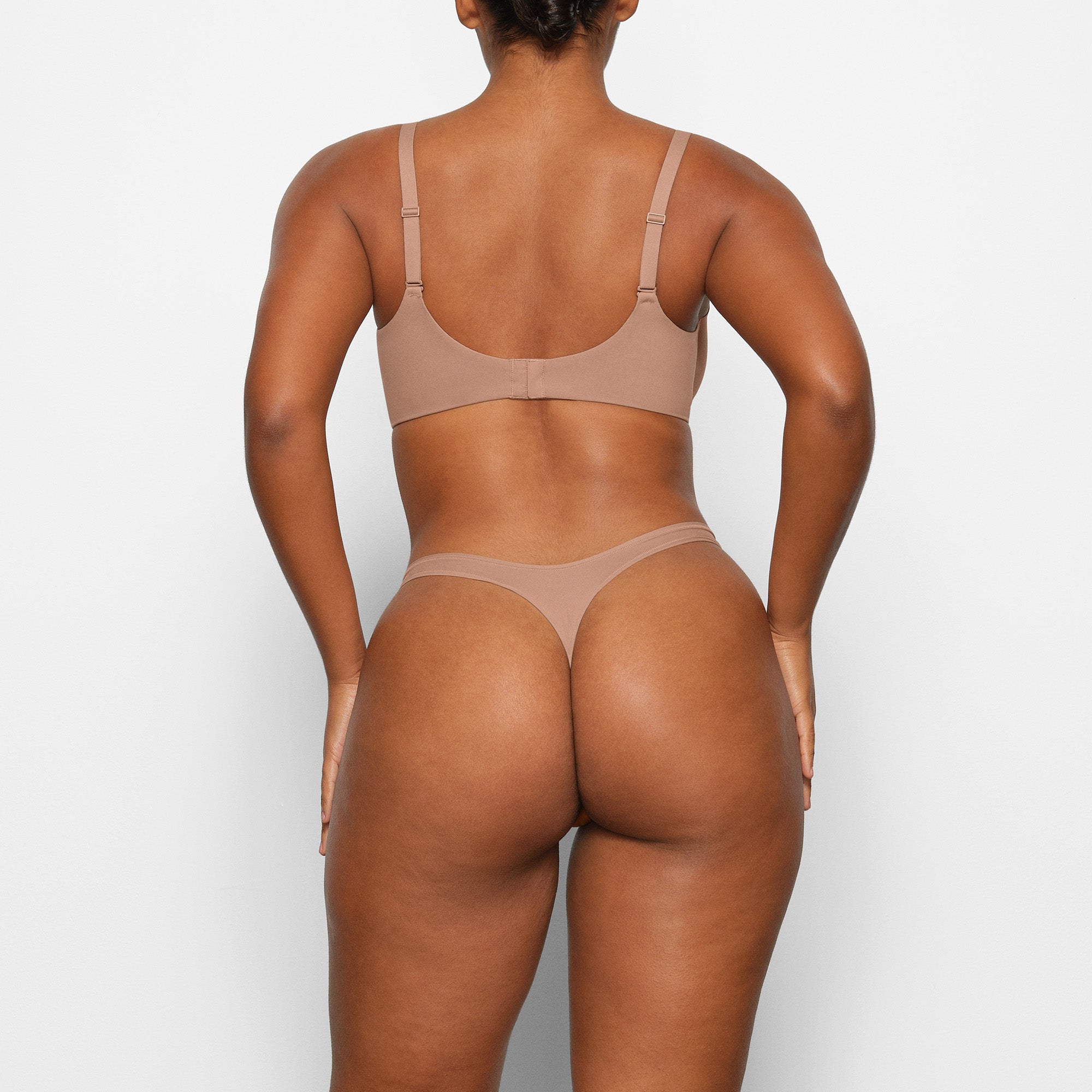 SKIMS FITS EVERYBODY PLUNGE BRA | SIENNA - Sneaker Türkiye