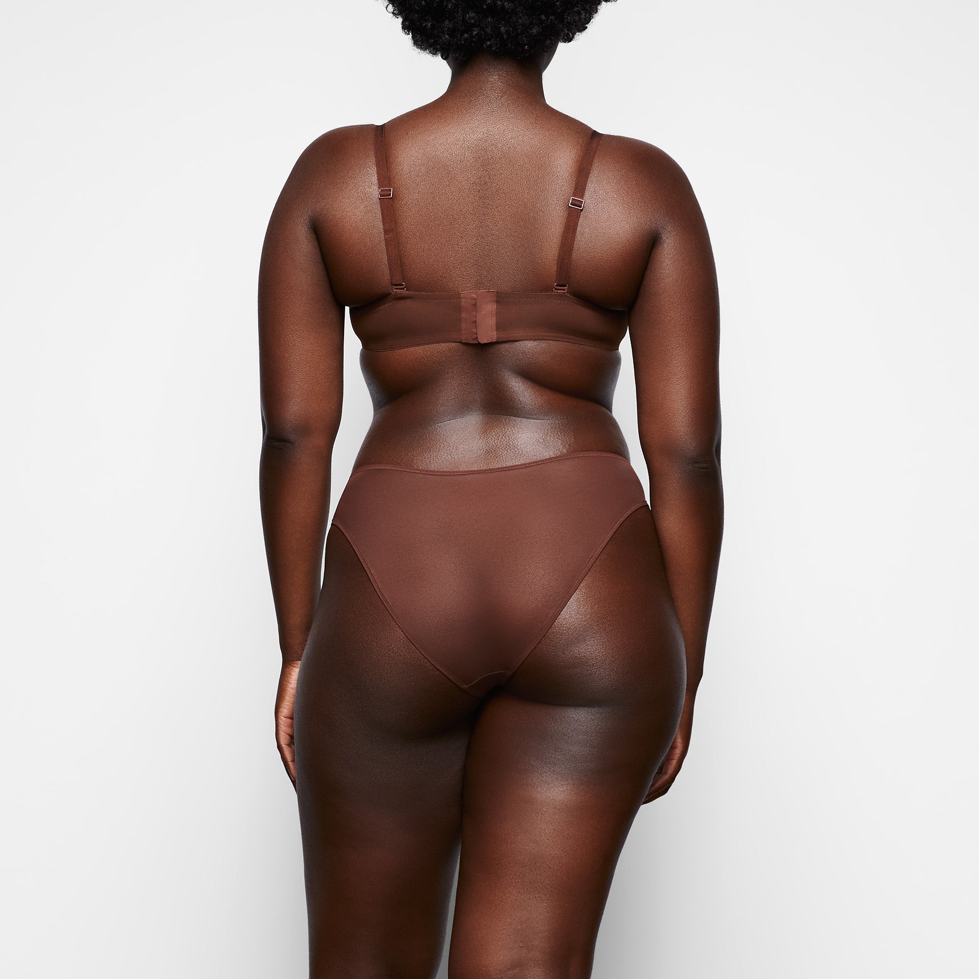 SKIMS ULTRA FINE MESH STRAPLESS BRA | MAHOGANY - Sneaker Türkiye