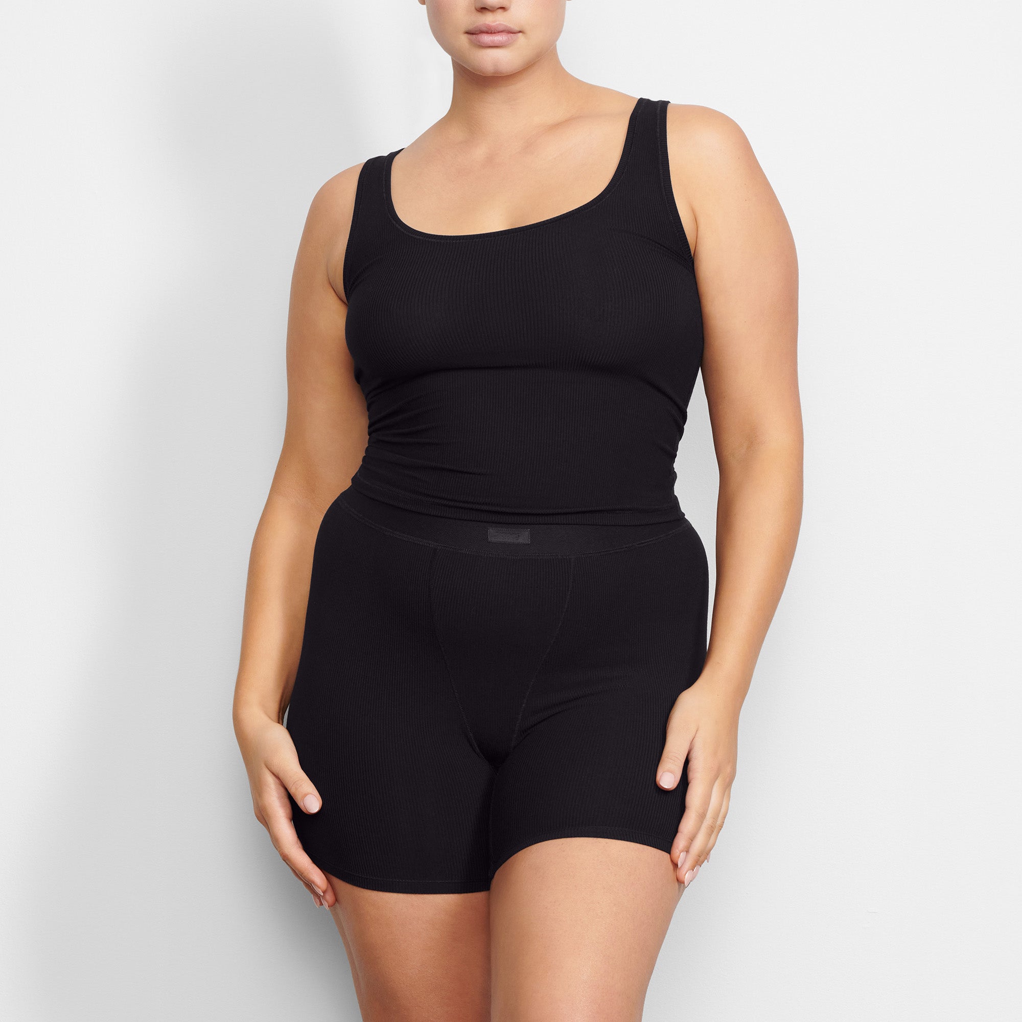 SKIMS SOFT LOUNGE TANK | ONYX - Sneaker Türkiye