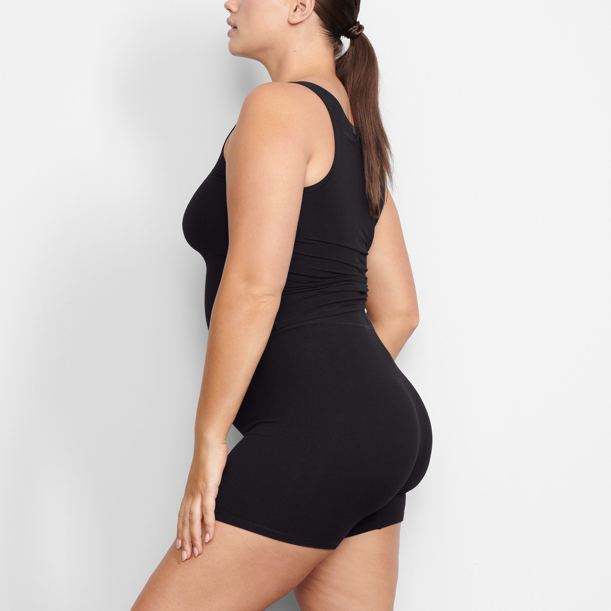 SKIMS SOFT LOUNGE TANK | ONYX - Sneaker Türkiye