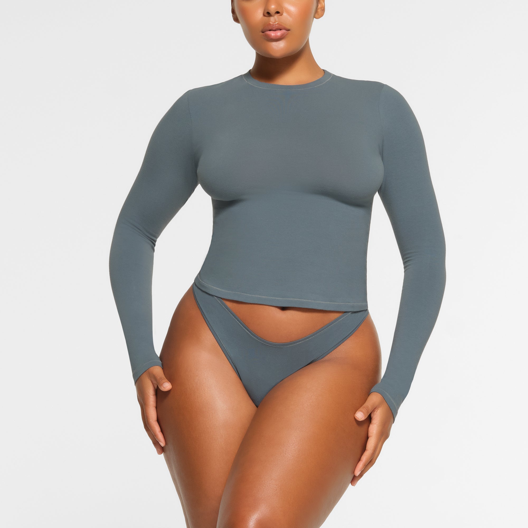 SKIMS COTTON JERSEY LONG SLEEVE T-SHIRT | KYANITE - Sneaker Türkiye
