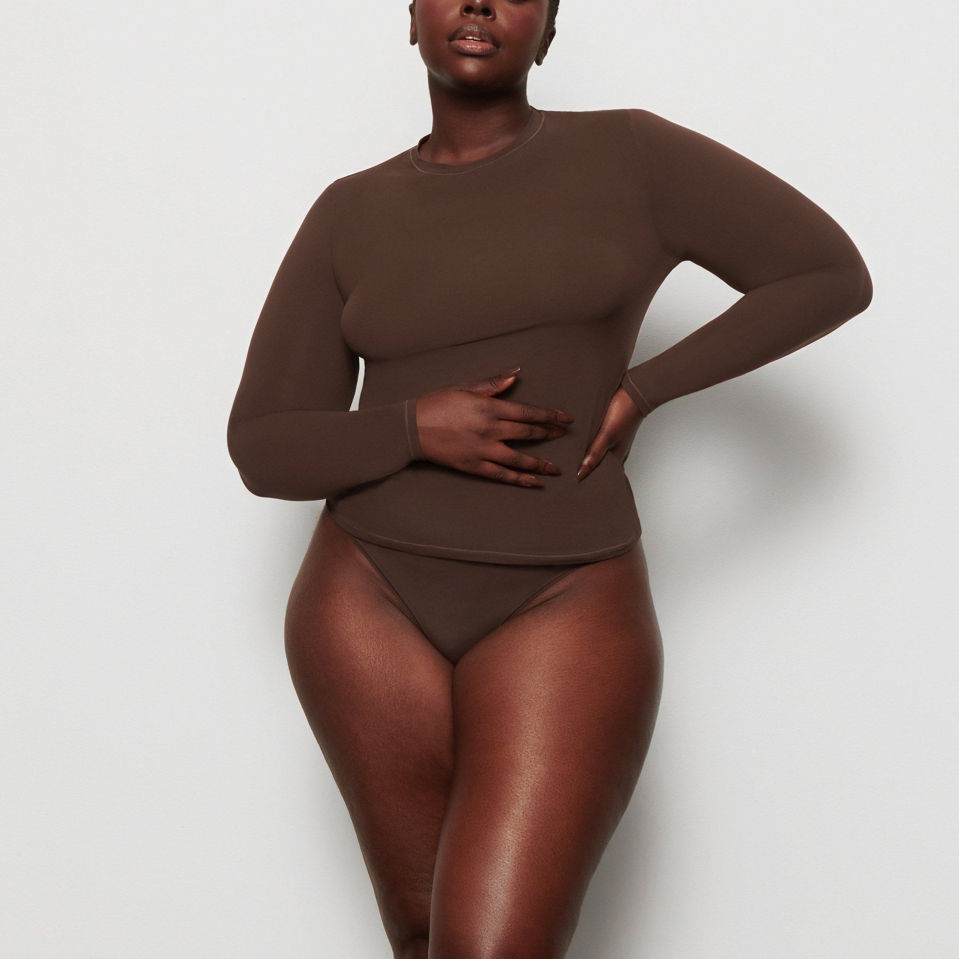 SKIMS FITS EVERYBODY LONG SLEEVE T-SHIRT | COCOA - Sneaker Türkiye
