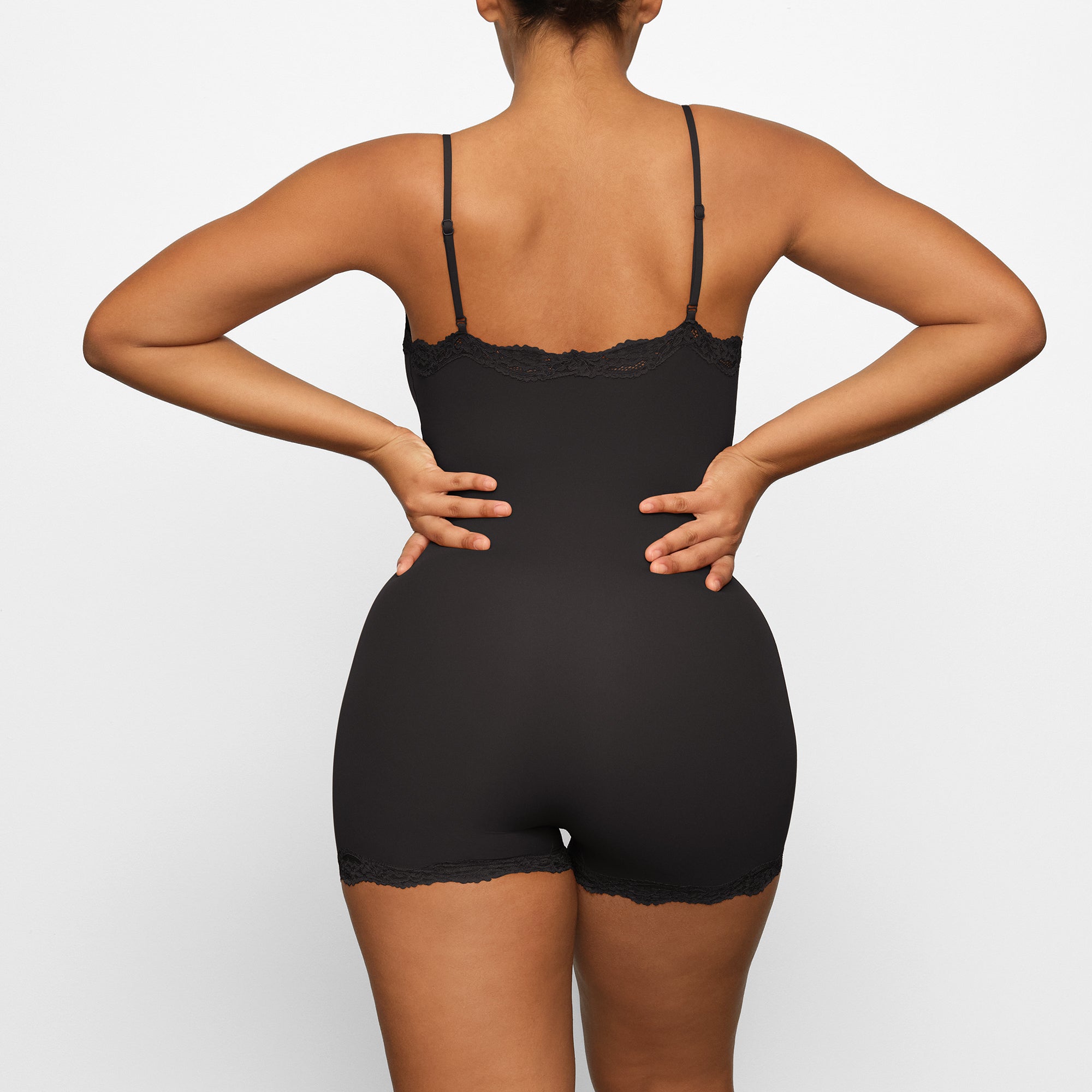 SKIMS FITS EVERYBODY LACE ONESIE | ONYX - Sneaker Türkiye