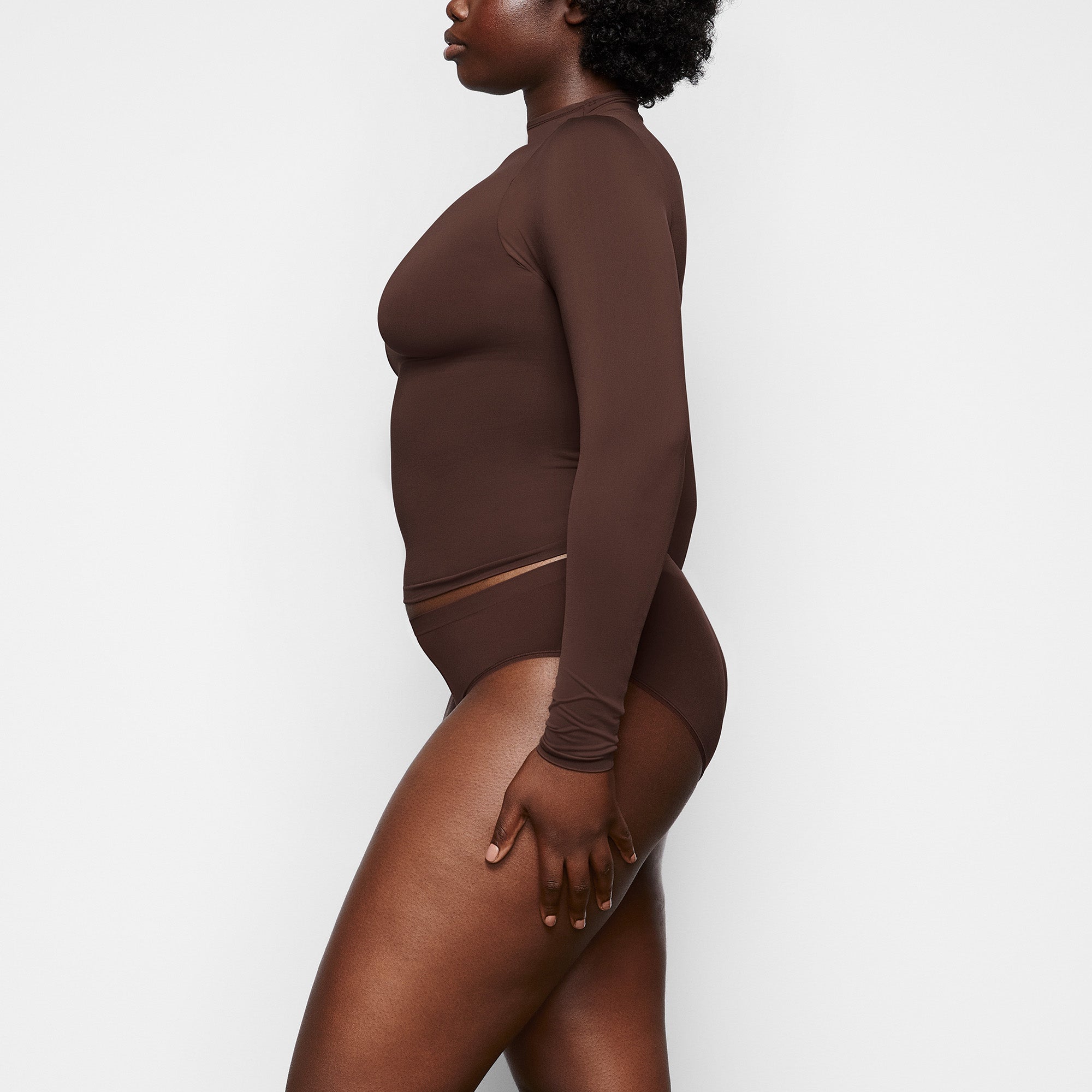 SKIMS SOFT SMOOTHING SEAMLESS BRIEF | COCOA - Sneaker Türkiye