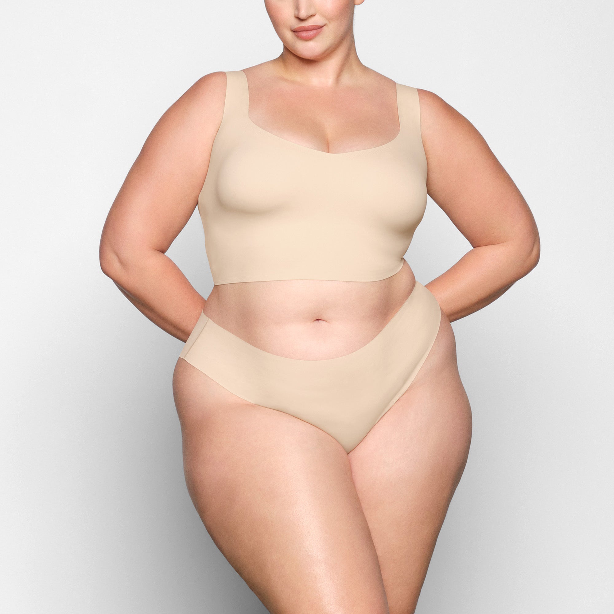 SKIMS NAKED CHEEKY HIPSTER | SAND - Sneaker Türkiye