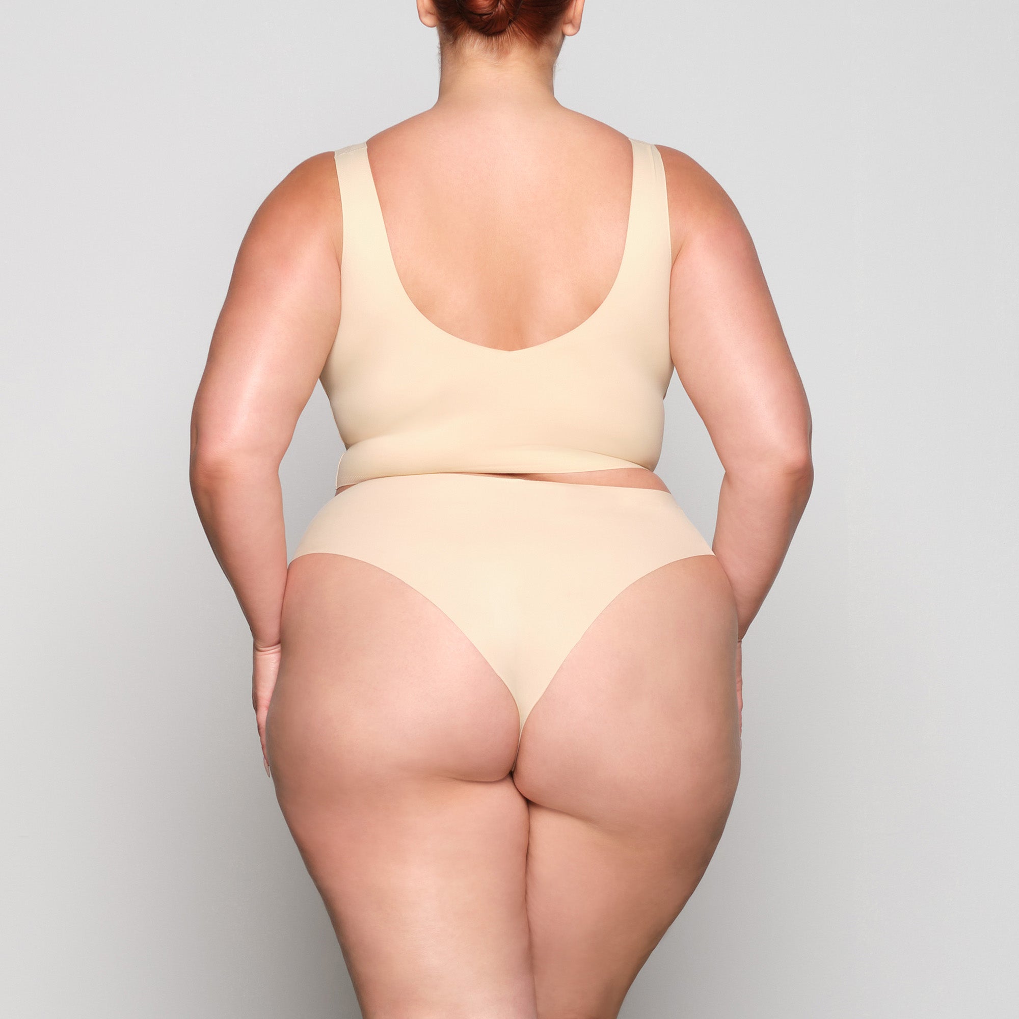 SKIMS NAKED CHEEKY HIPSTER | SAND - Sneaker Türkiye