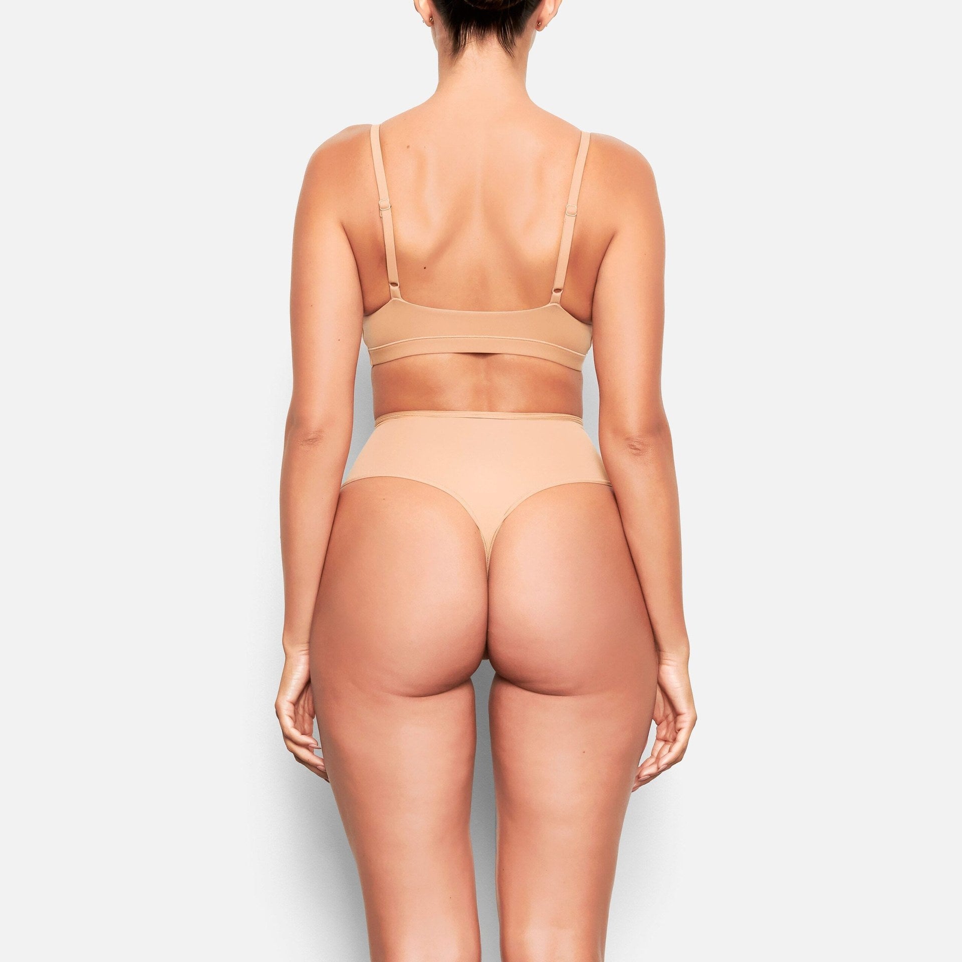 SKIMS FITS EVERYBODY HIGH-WAISTED THONG | OCHRE - Sneaker Türkiye