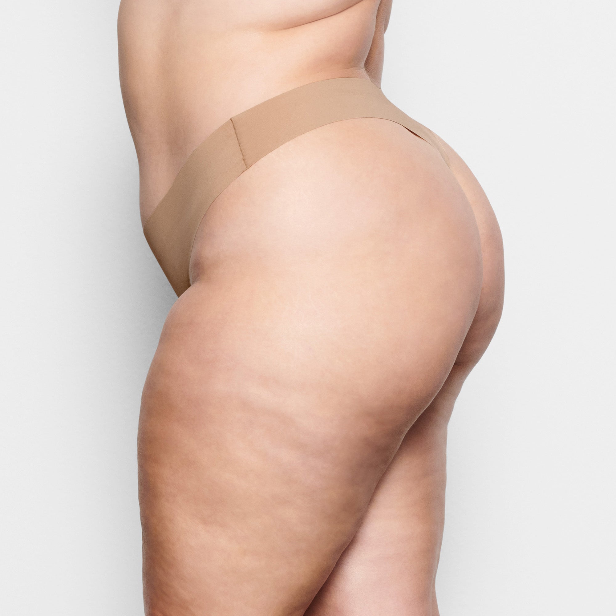 SKIMS NAKED DIPPED THONG | CLAY - Sneaker Türkiye