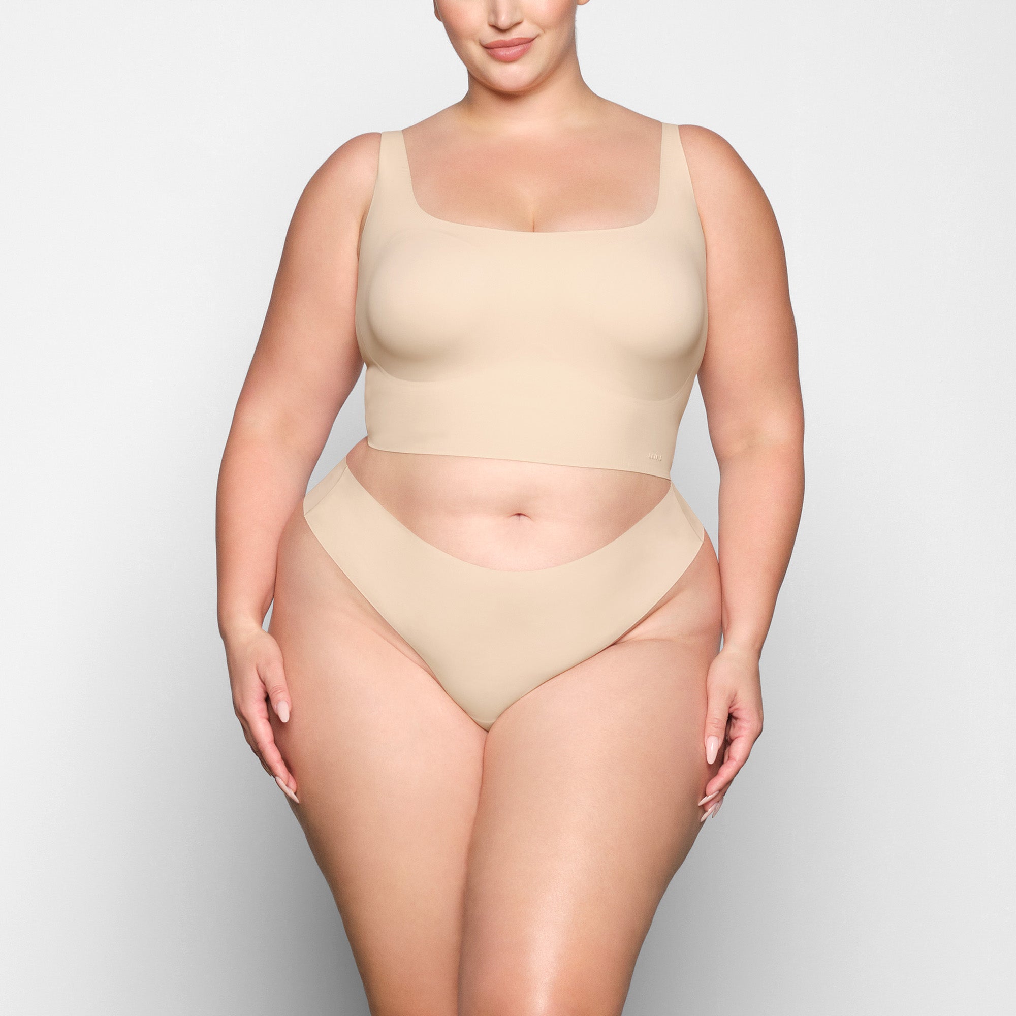 SKIMS NAKED DIPPED THONG | SAND - Sneaker Türkiye