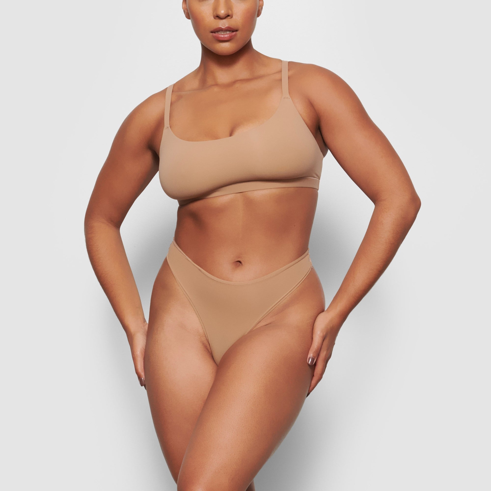 SKIMS FITS EVERYBODY THONG | SIENNA - Sneaker Türkiye