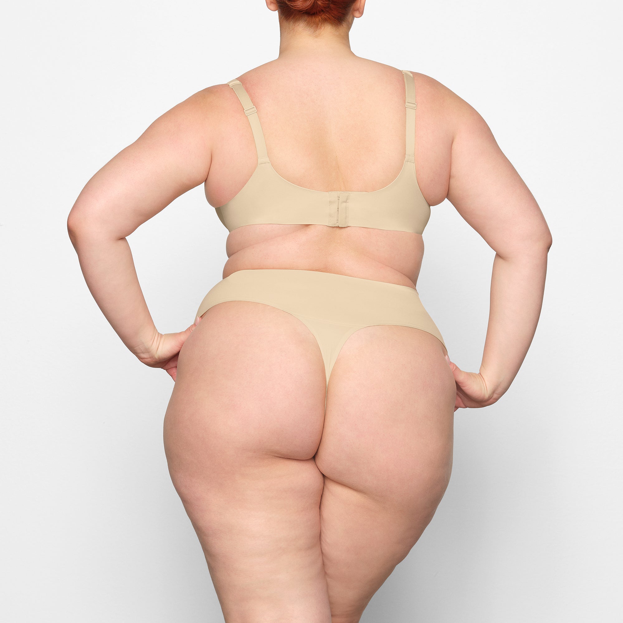 SKIMS SMOOTHING INTIMATES HIGH-WAISTED THONG | SAND - Sneaker Türkiye