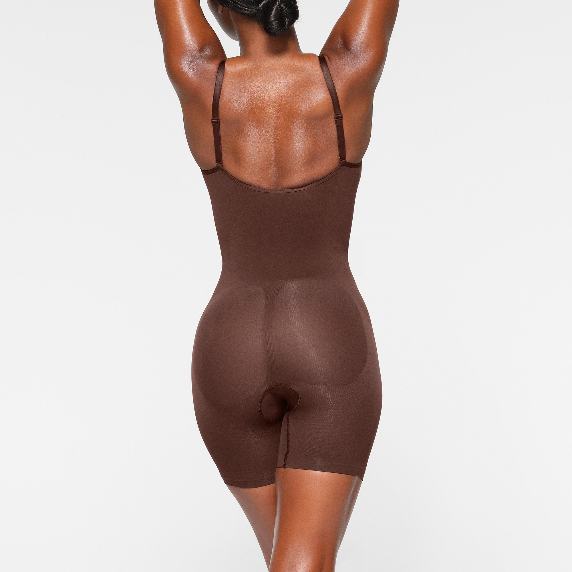 SKIMS SEAMLESS SCULPT MID THIGH BODYSUIT | COCOA - Sneaker Türkiye