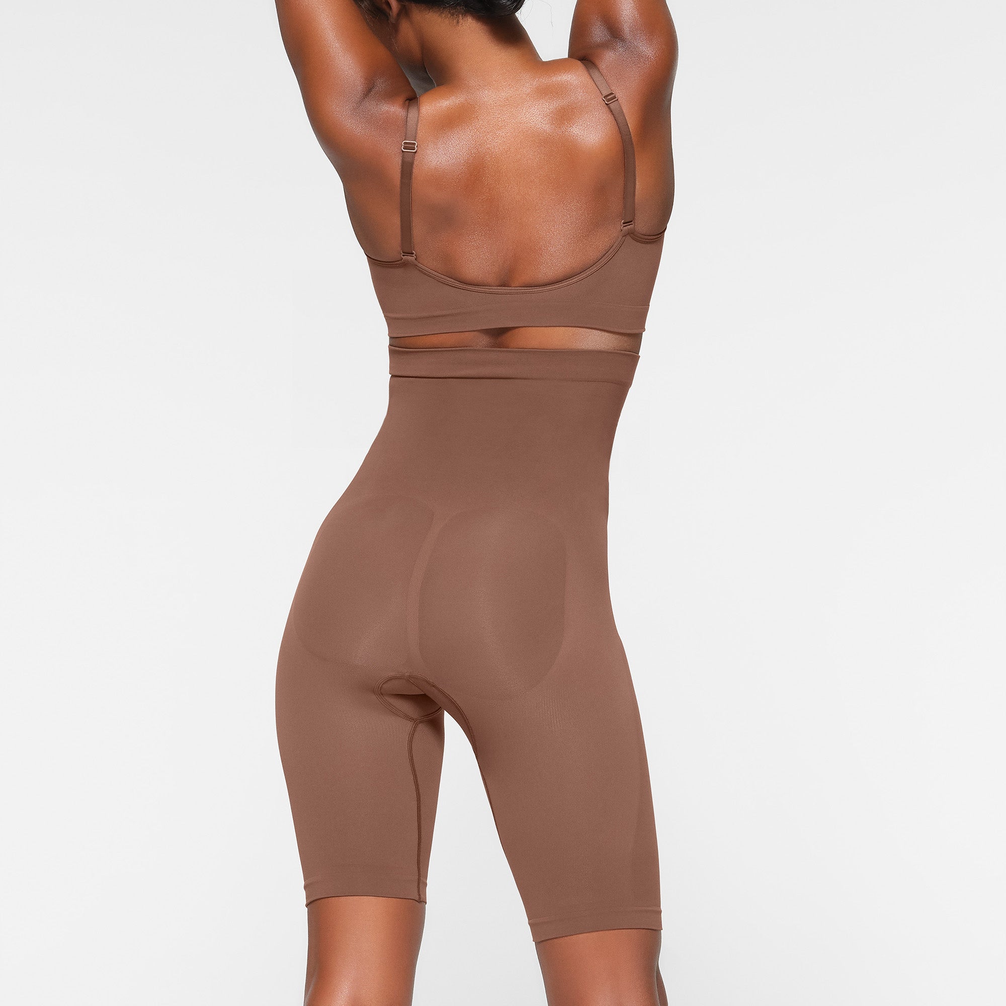 SKIMS SEAMLESS SCULPT HIGH-WAISTED ABOVE THE KNEE SHORT | JASPER - Sneaker Türkiye
