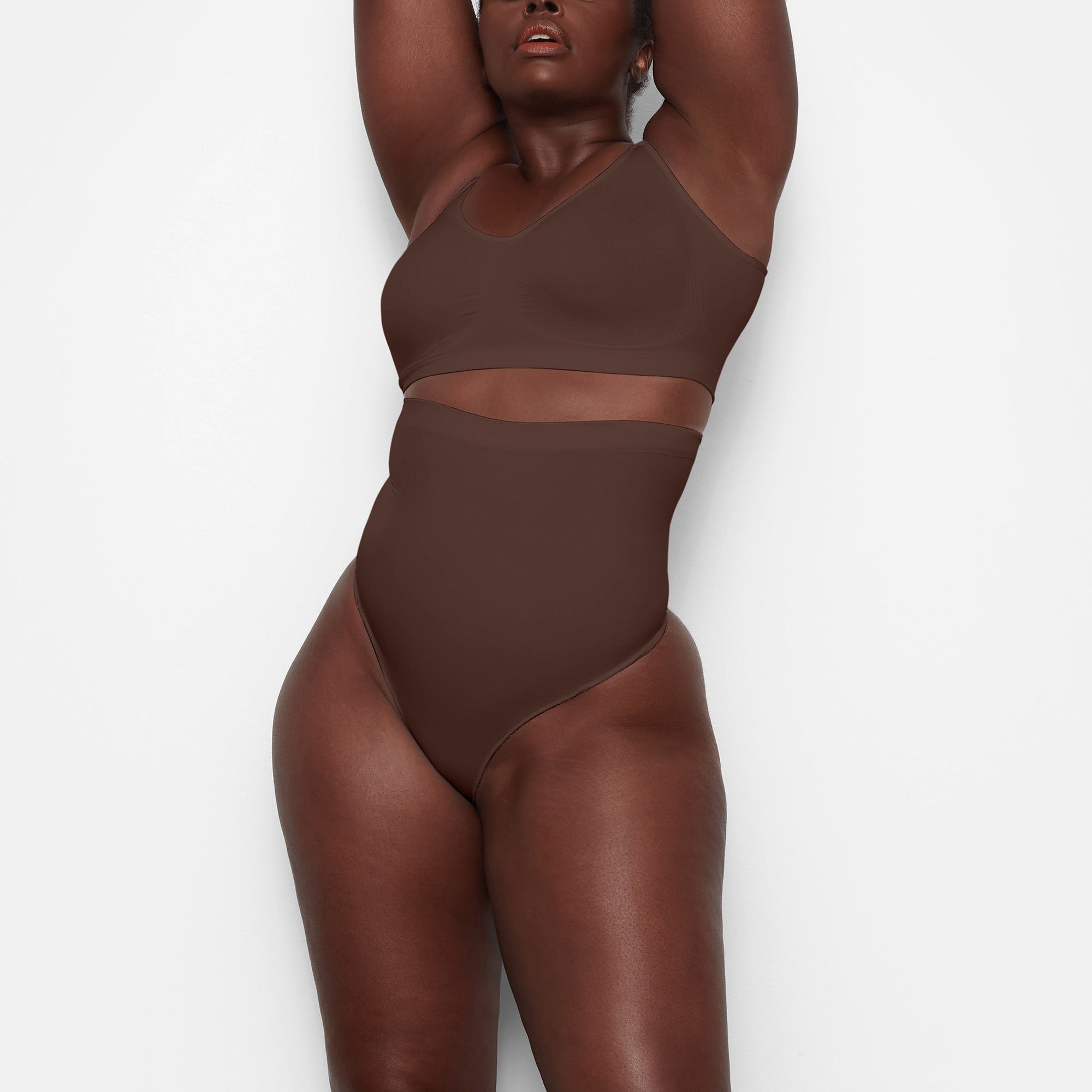 SKIMS SEAMLESS SCULPT HIGH-WAISTED THONG | COCOA - Sneaker Türkiye