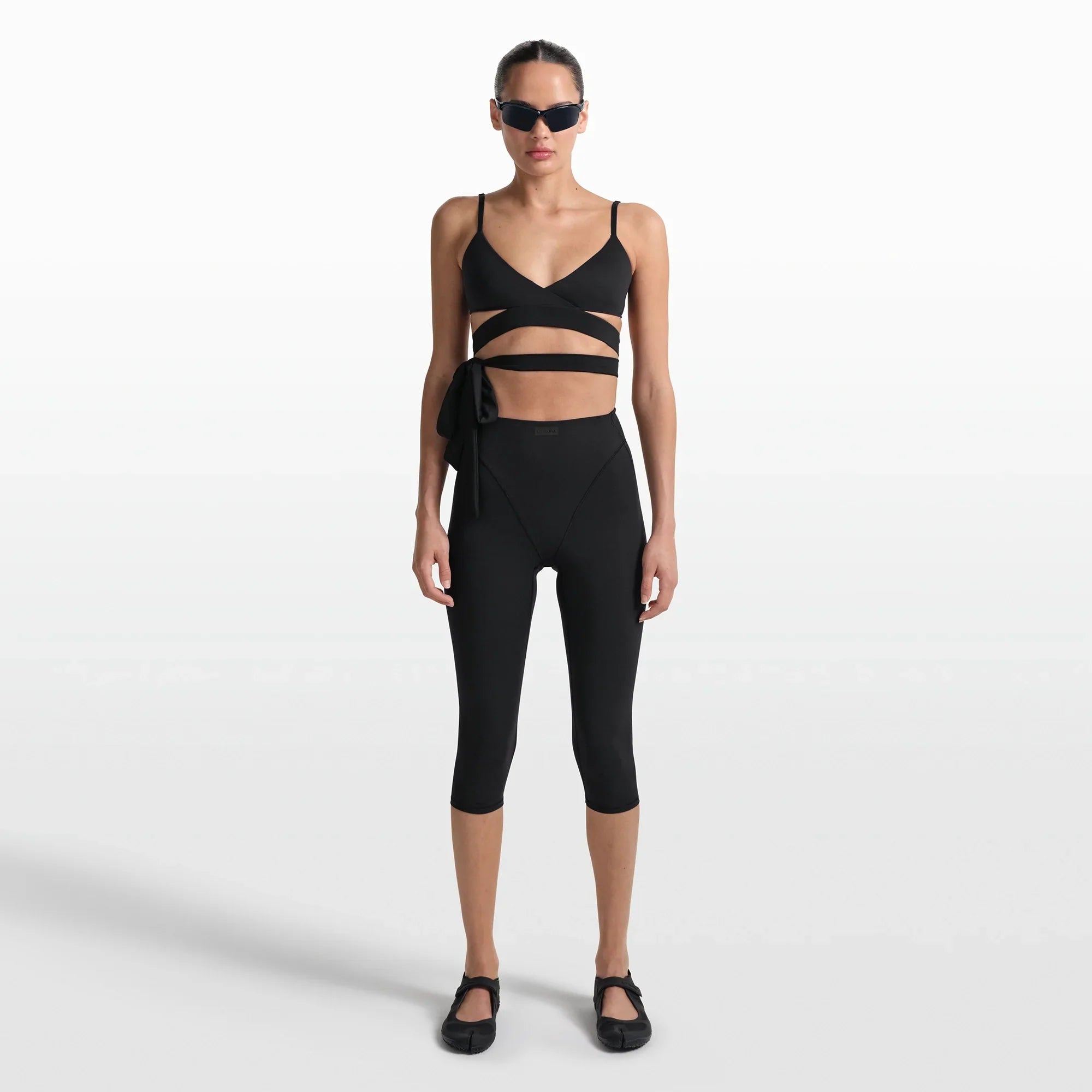 NikeSKIMS MATTE WRAP FRONT BRA | OBSIDIAN - Sneaker Türkiye