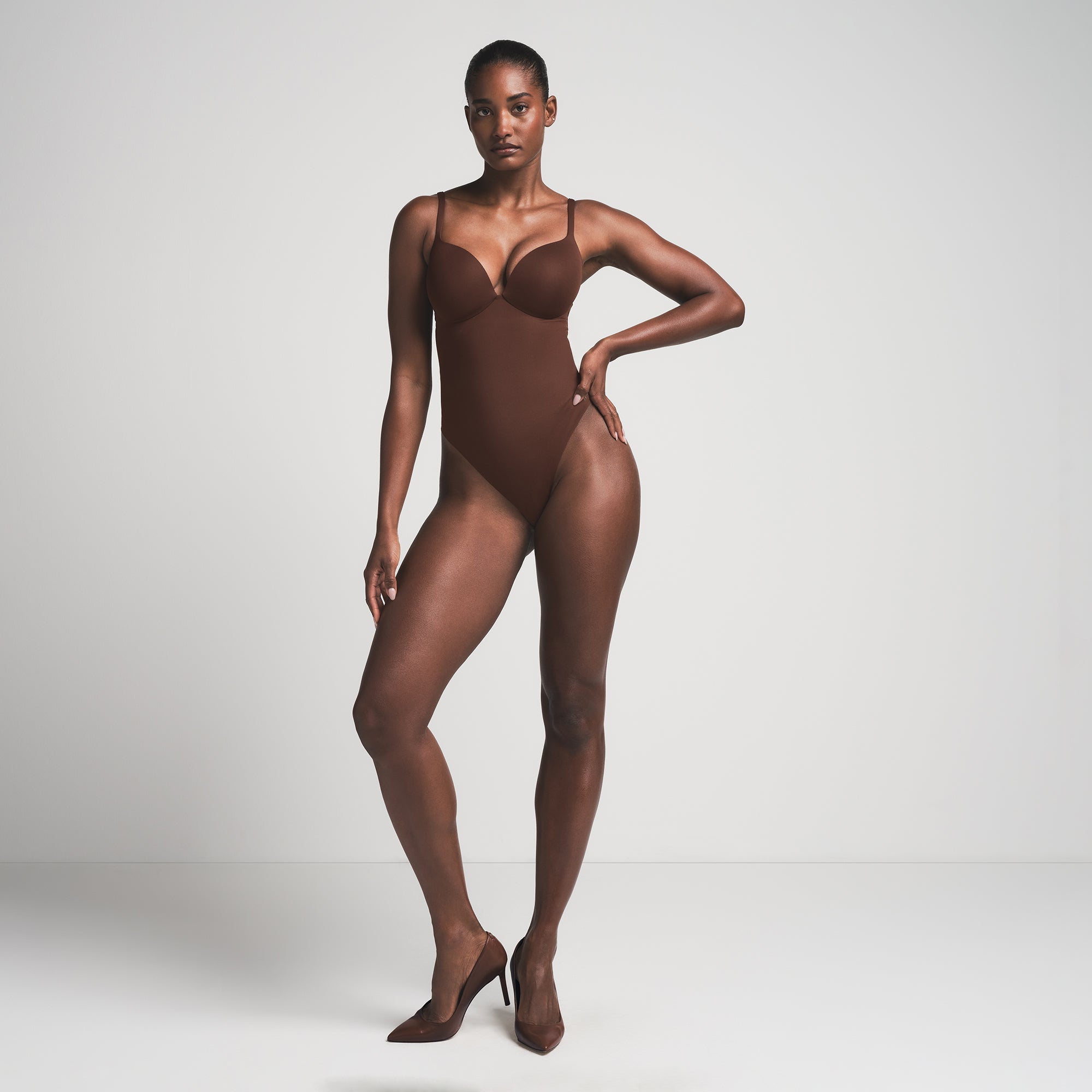 SKIMS ULTIMATE BODY PUSH-UP THONG BODYSUIT | COCOA - Sneaker Türkiye