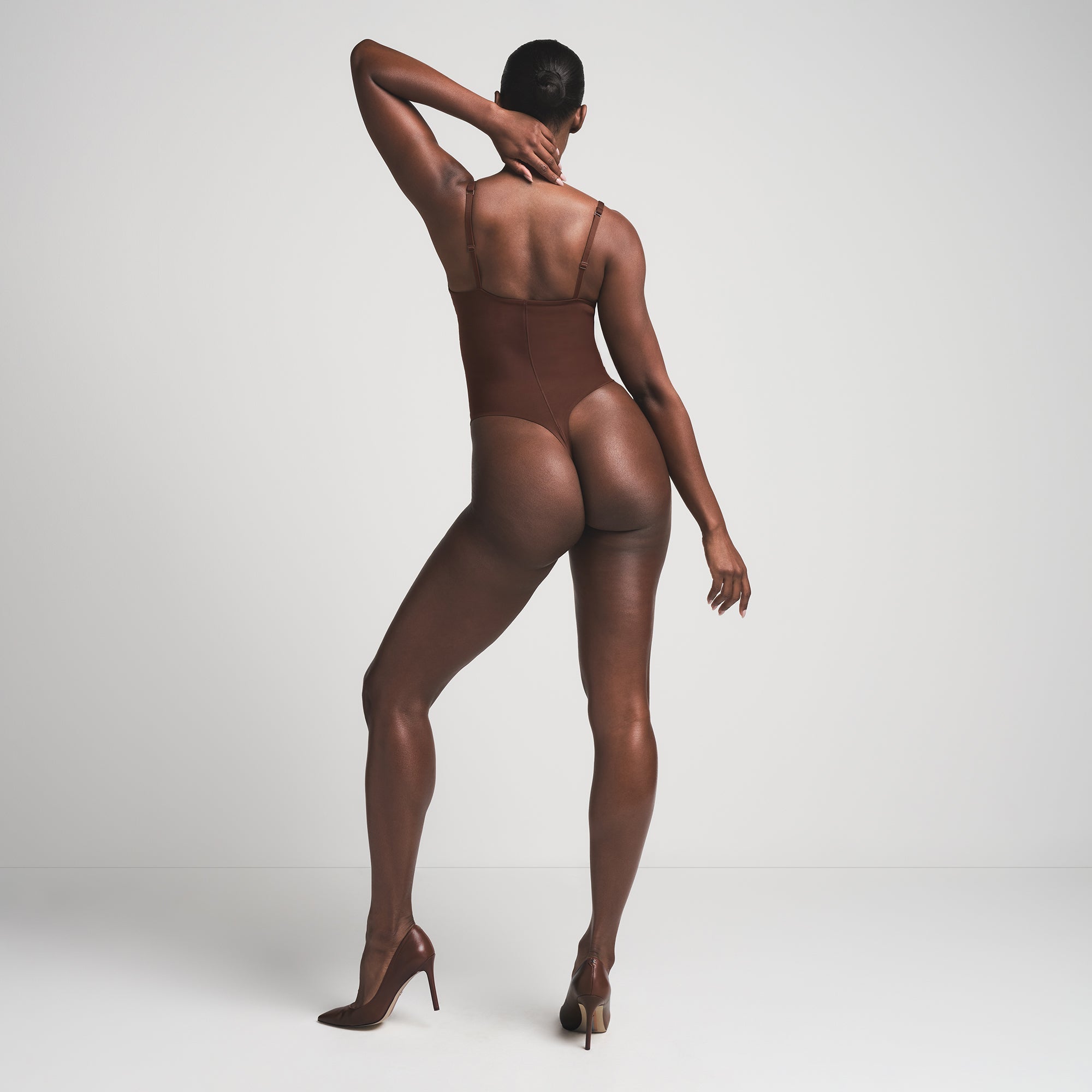 SKIMS ULTIMATE BODY PUSH-UP THONG BODYSUIT | COCOA - Sneaker Türkiye