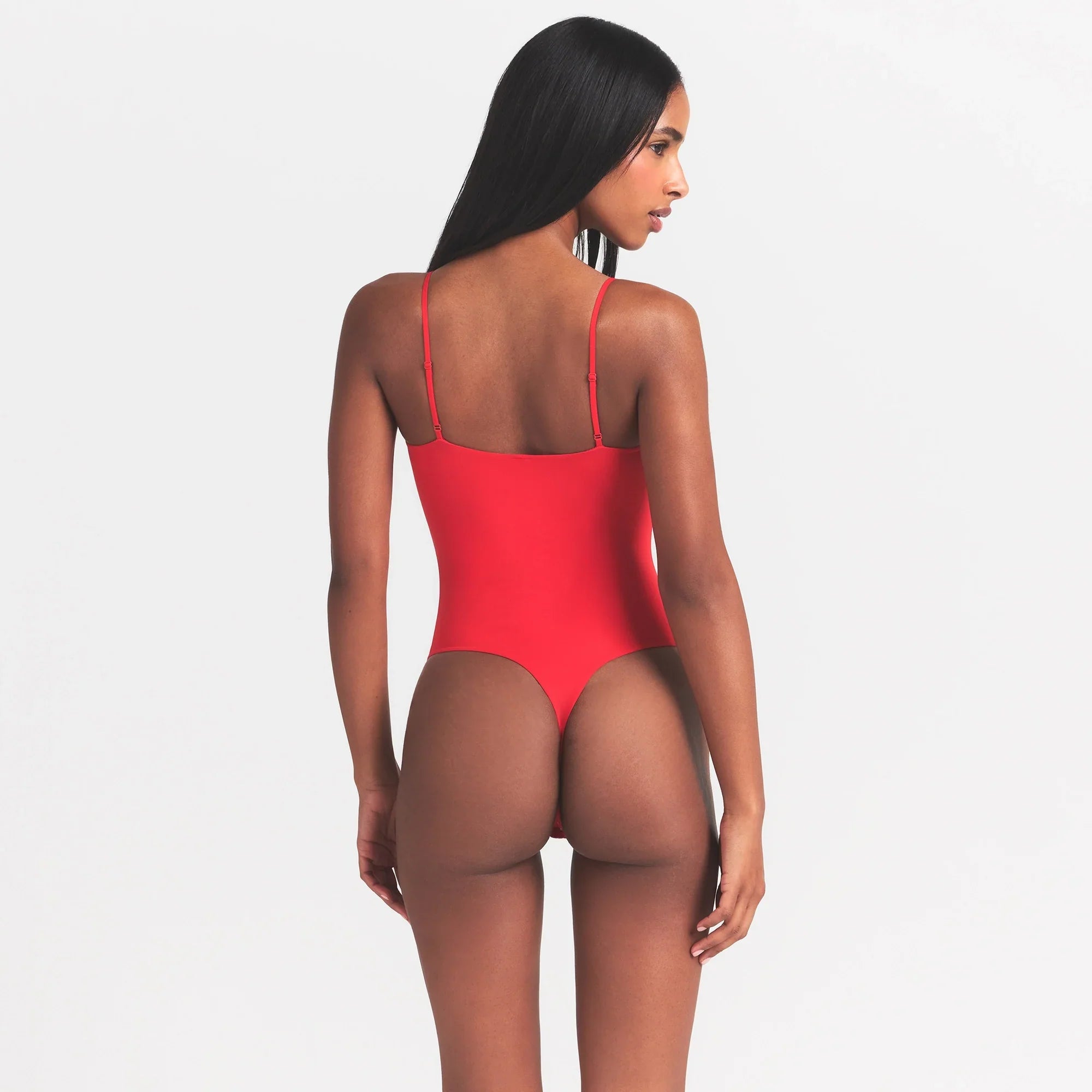 SKIMS FITS EVERYBODY CAMI BODYSUIT | CHERRY - Sneaker Türkiye