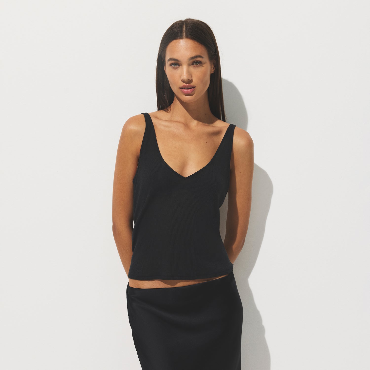 SKIMS SHEER RIB V NECK TANK | SOOT - Sneaker Türkiye