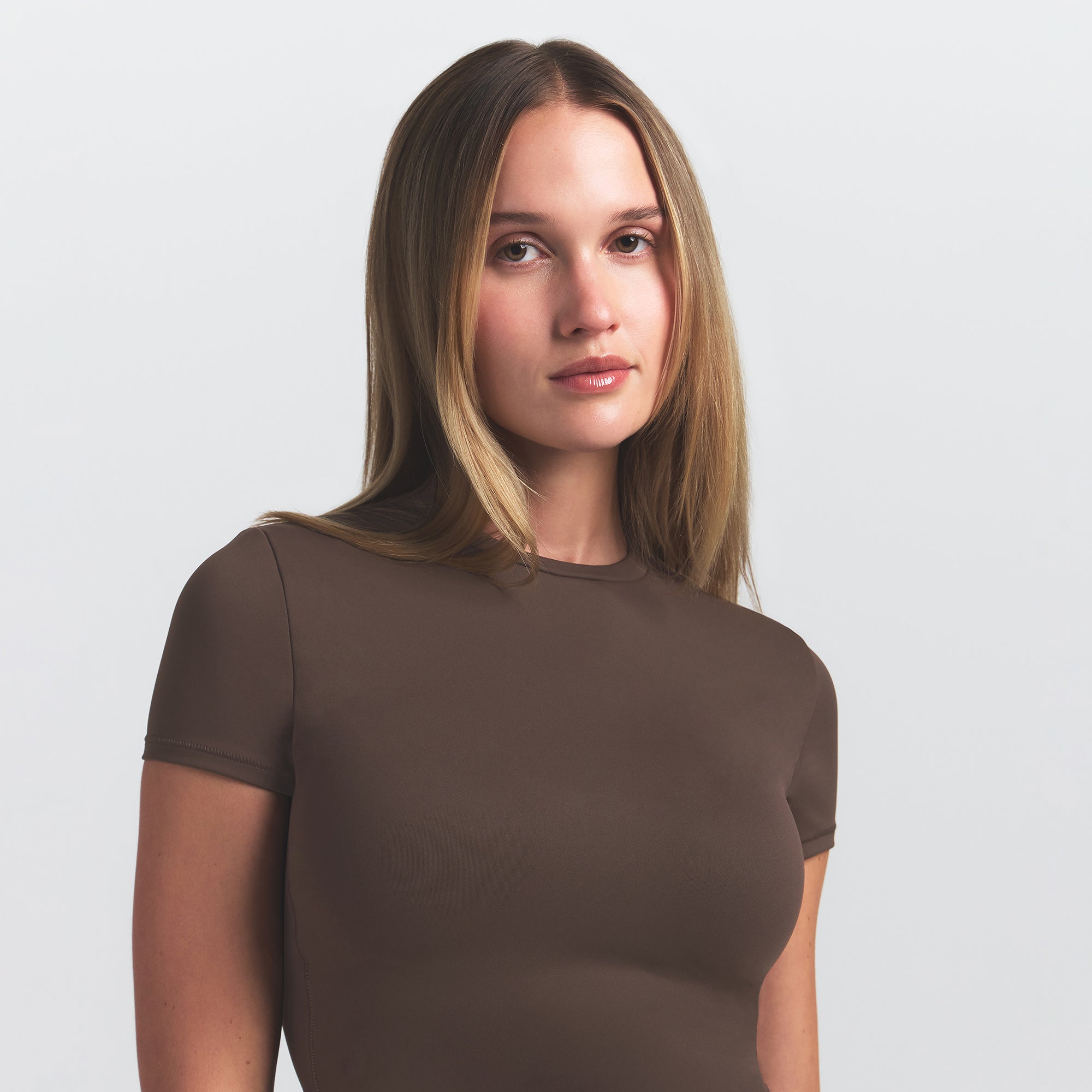NikeSKIMS MATTE PADDED BABY TEE | DARK SEPIA - Sneaker Türkiye