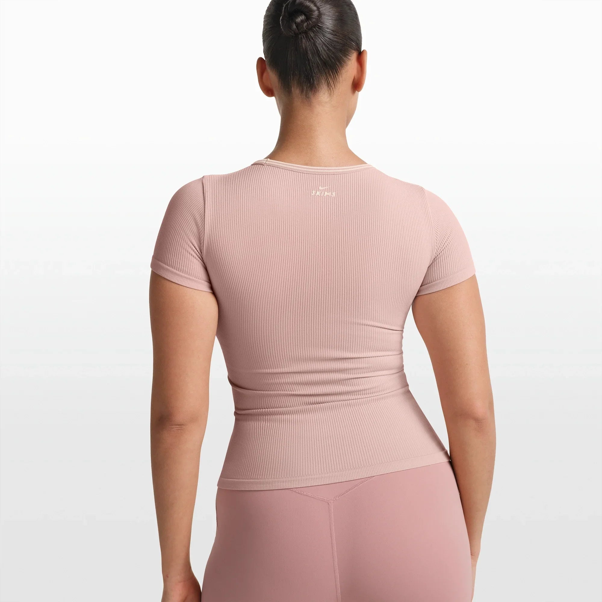 NikeSKIMS RIBBED SEAMLESS BABY TEE | HIMALAYAN - Sneaker Türkiye