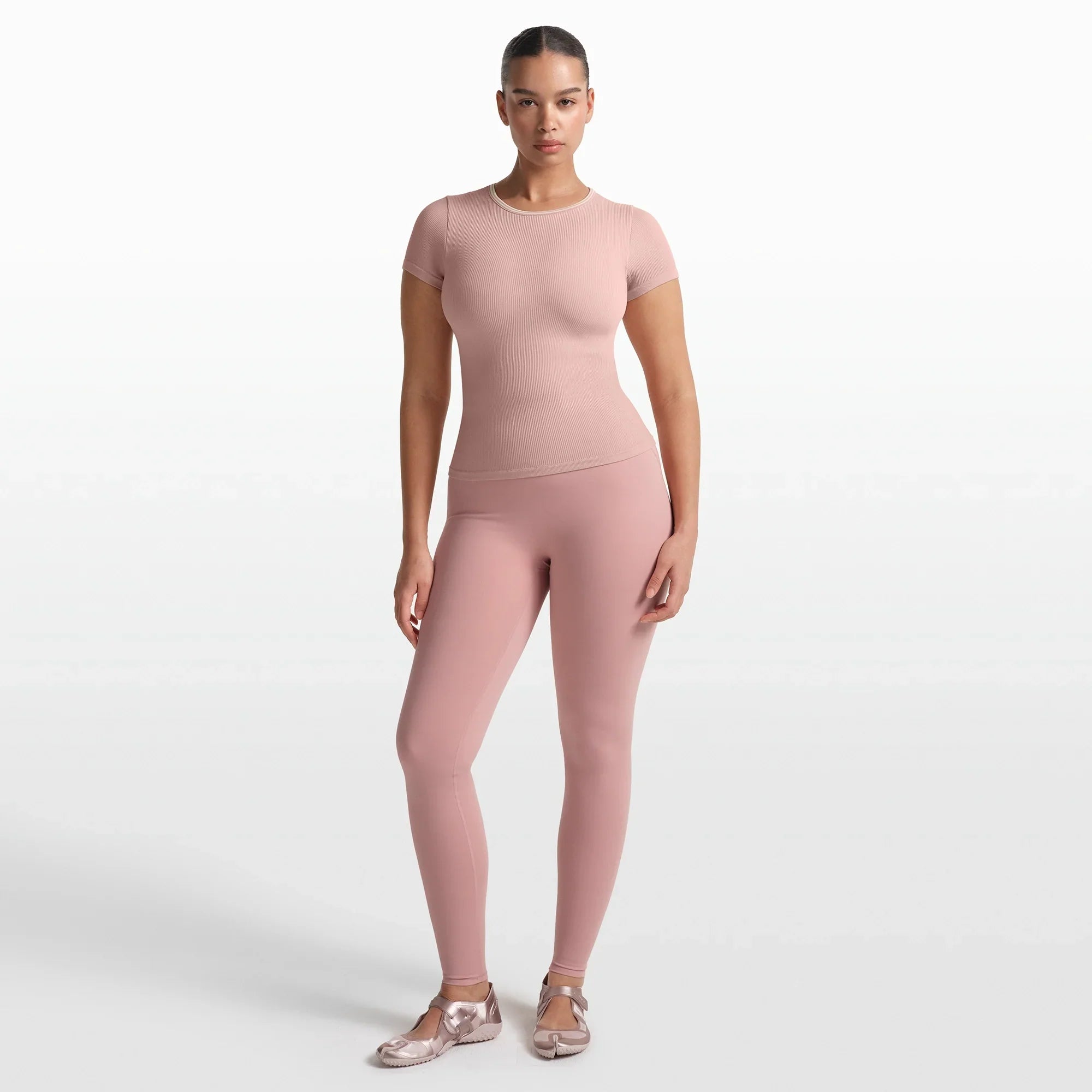 NikeSKIMS RIBBED SEAMLESS BABY TEE | HIMALAYAN - Sneaker Türkiye