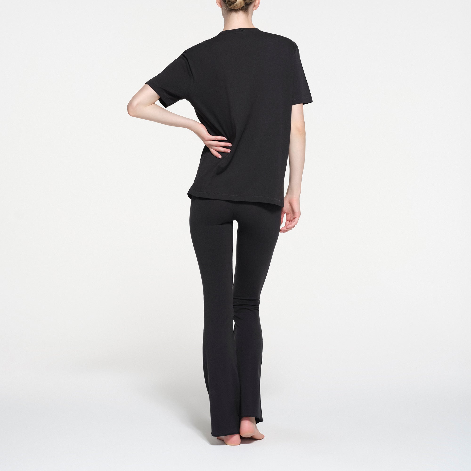 SKIMS RELAXED TEES OVERBedenD LONG T-SHIRT | ONYX - Sneaker Türkiye