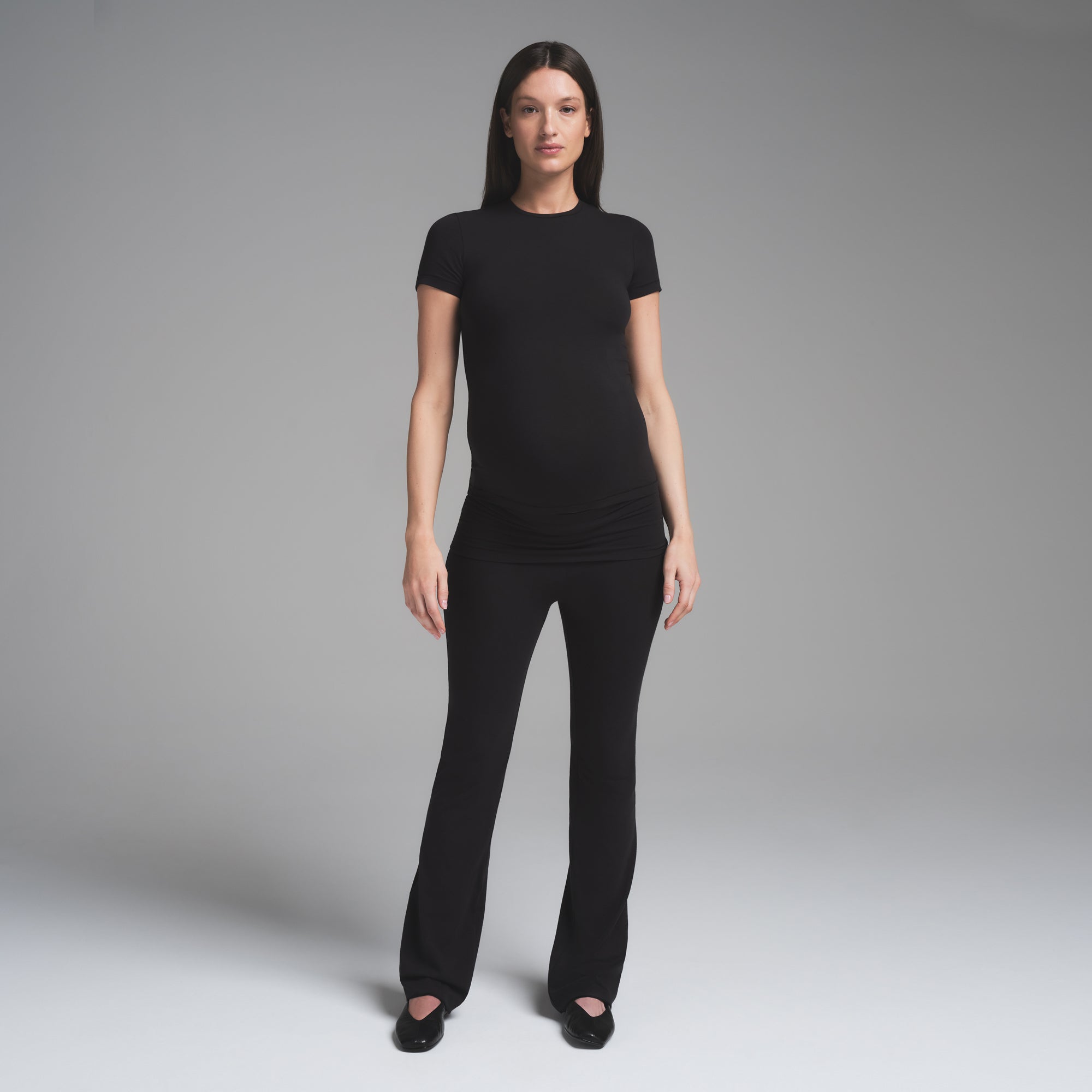 SKIMS COTTON JERSEY MATERNITY T-SHIRT | SOOT - Sneaker Türkiye