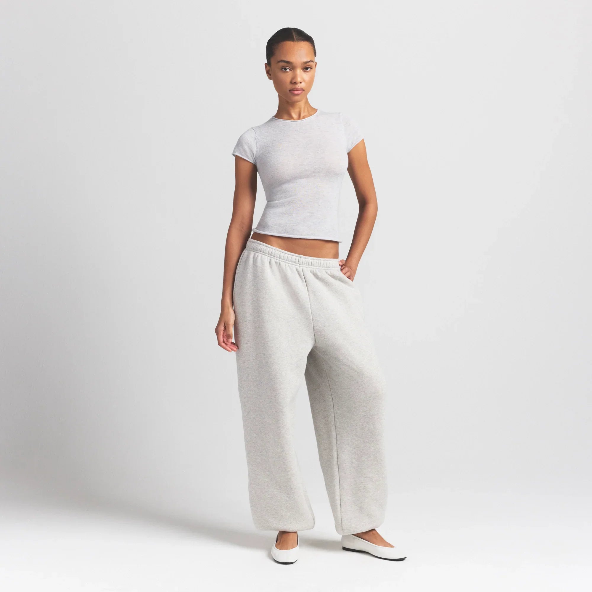 SKIMS FEATHERWEIGHT CASHMERE TEE | LIGHT HEATHER GREY - Sneaker Türkiye