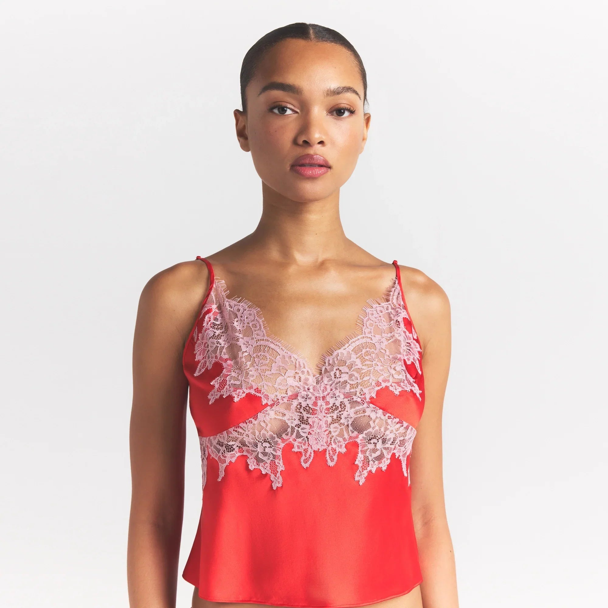 SKIMS SILK LACE CAMI | RUBY CONTRAST - Sneaker Türkiye