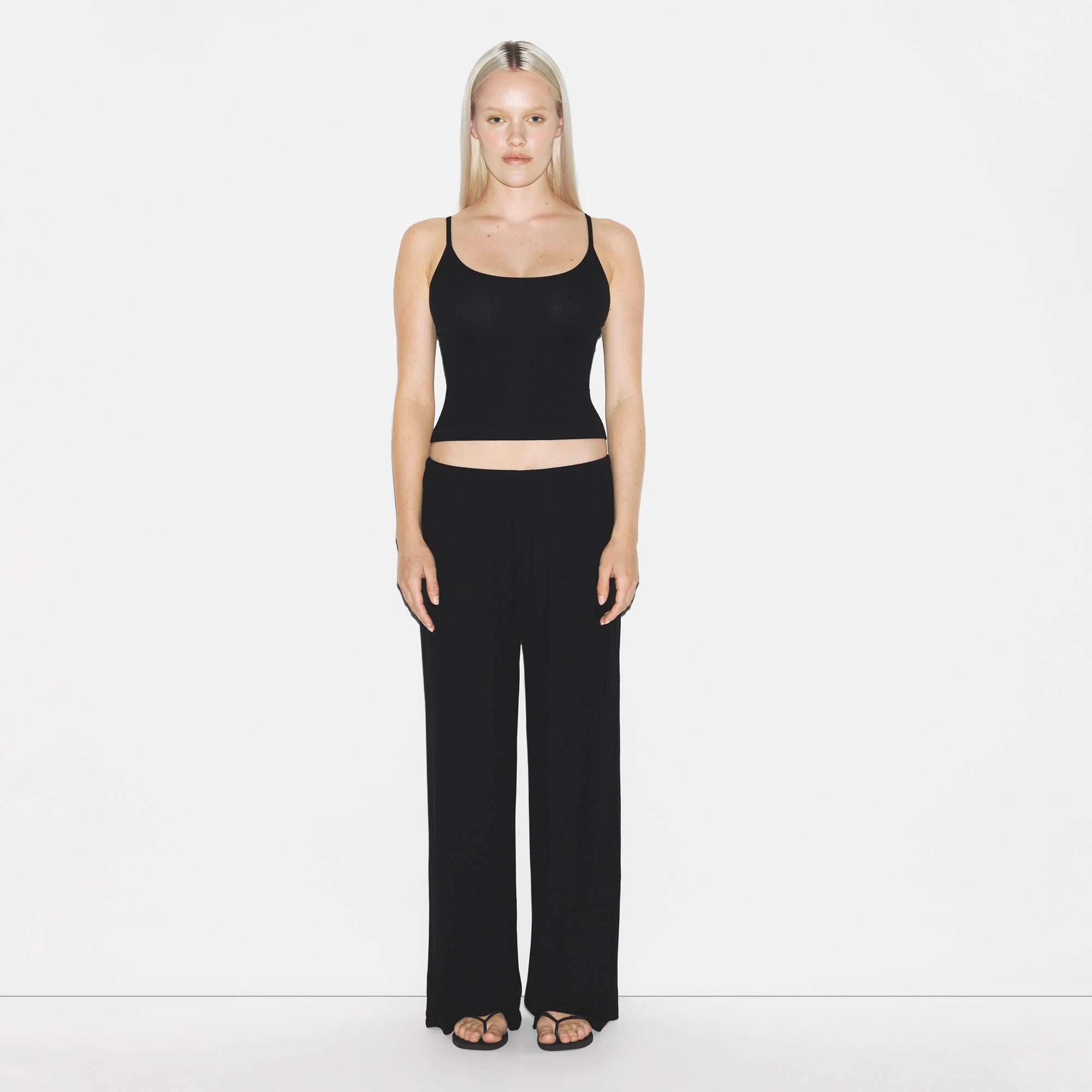 SKIMS SOFT LOUNGE TANK SLEEP SET | ONYX - Sneaker Türkiye