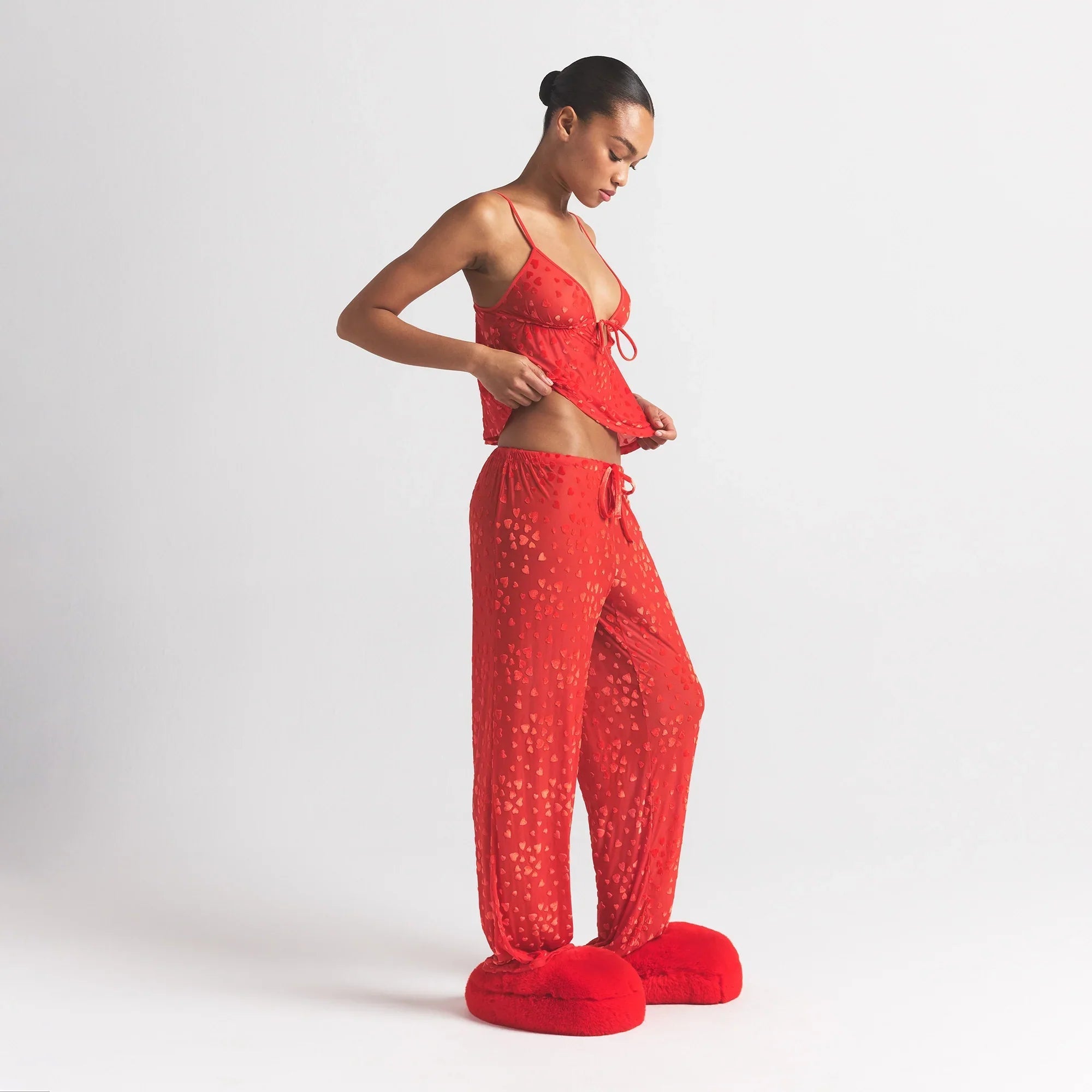 SKIMS SHEER VELVET CAMI AND PANT SET | RUBY - Sneaker Türkiye