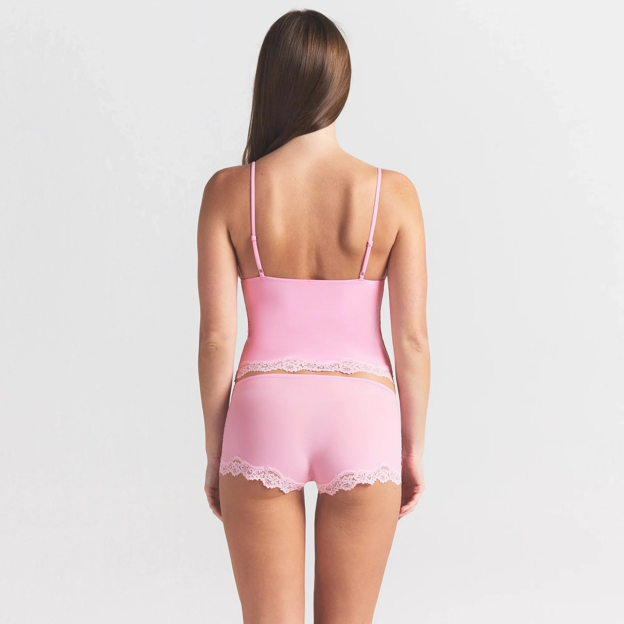 SKIMS FITS EVERYBODY LACE TRIANGLE CAMI AND BOY SHORT SET | BUBBLE GUM TONAL - Sneaker Türkiye