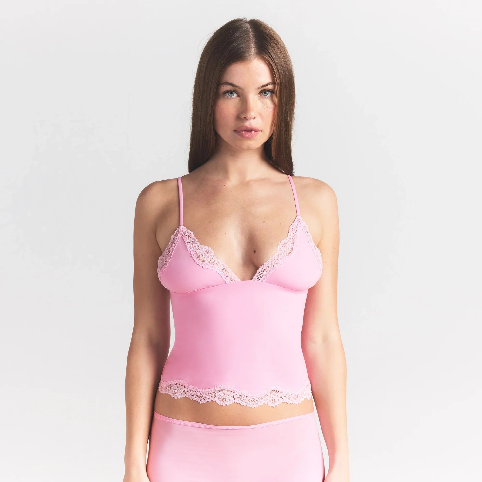 SKIMS FITS EVERYBODY LACE TRIANGLE CAMI AND BOY SHORT SET | BUBBLE GUM TONAL - Sneaker Türkiye
