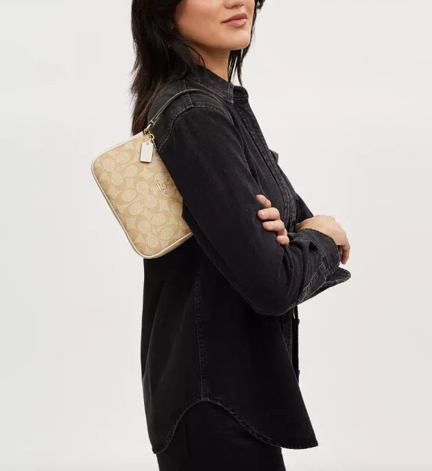 Coach Nolita 19 In Signature – Gold/Light Khaki Chalk - Sneaker Türkiye