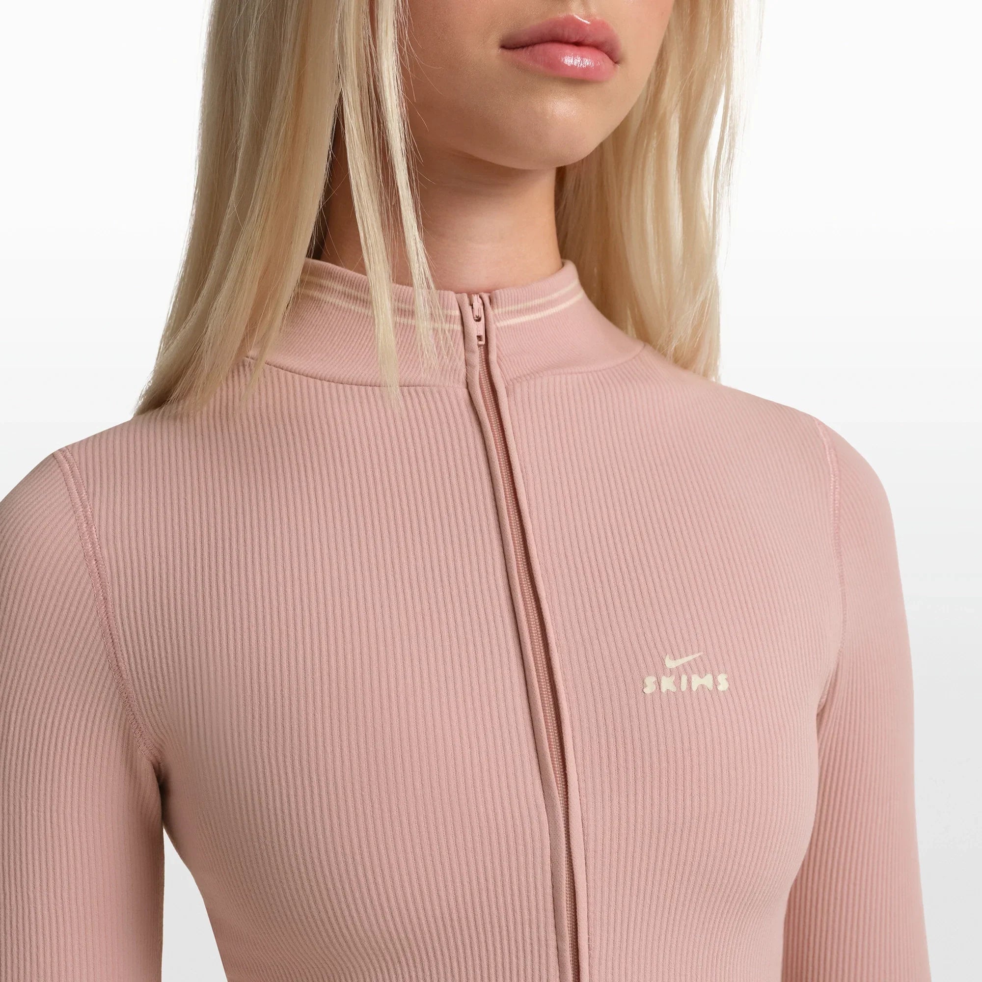 NikeSKIMS RIBBED SEAMLESS ZIP UP CROP JACKET | HIMALAYAN - Sneaker Türkiye