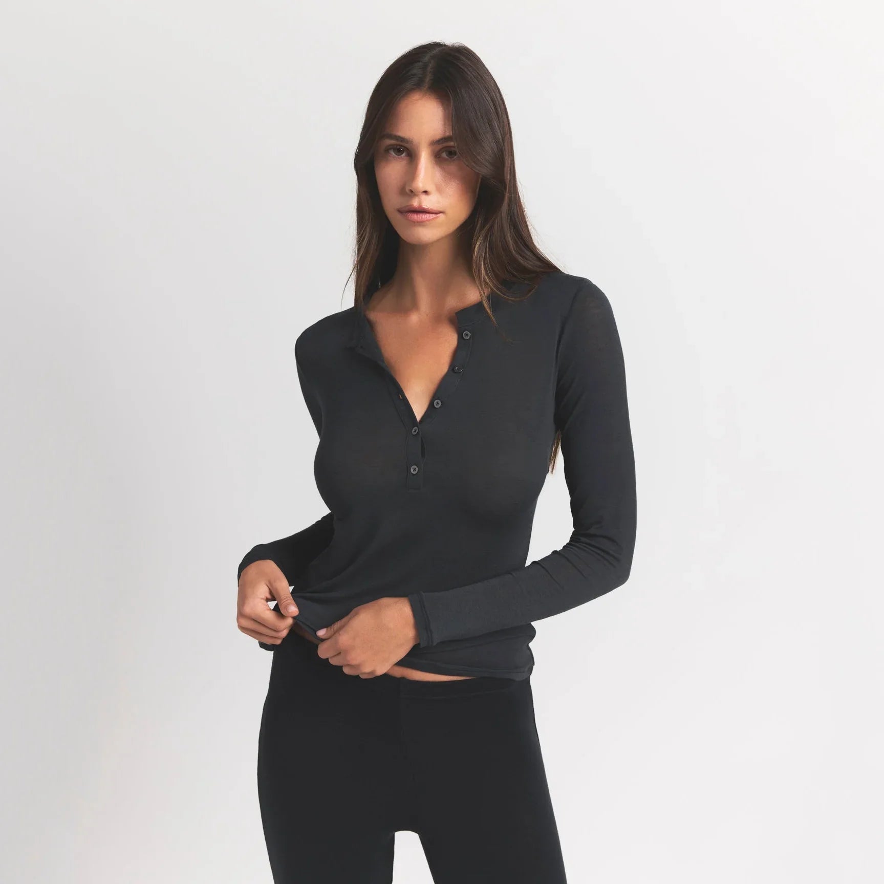 SKIMS SHEER MODAL CREWNECK HENLEY | ONYX - Sneaker Türkiye