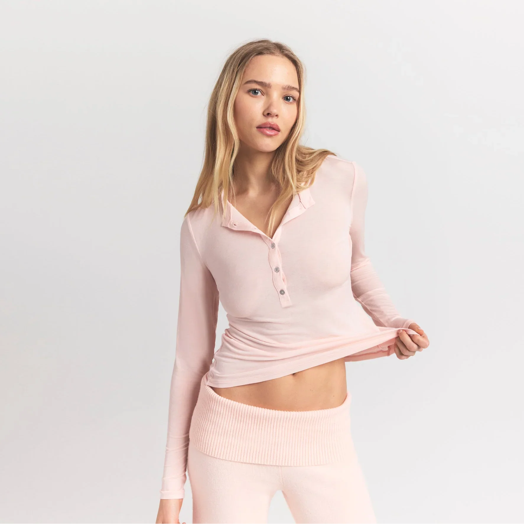 SKIMS SHEER MODAL CREWNECK HENLEY | PRIMROSE - Sneaker Türkiye