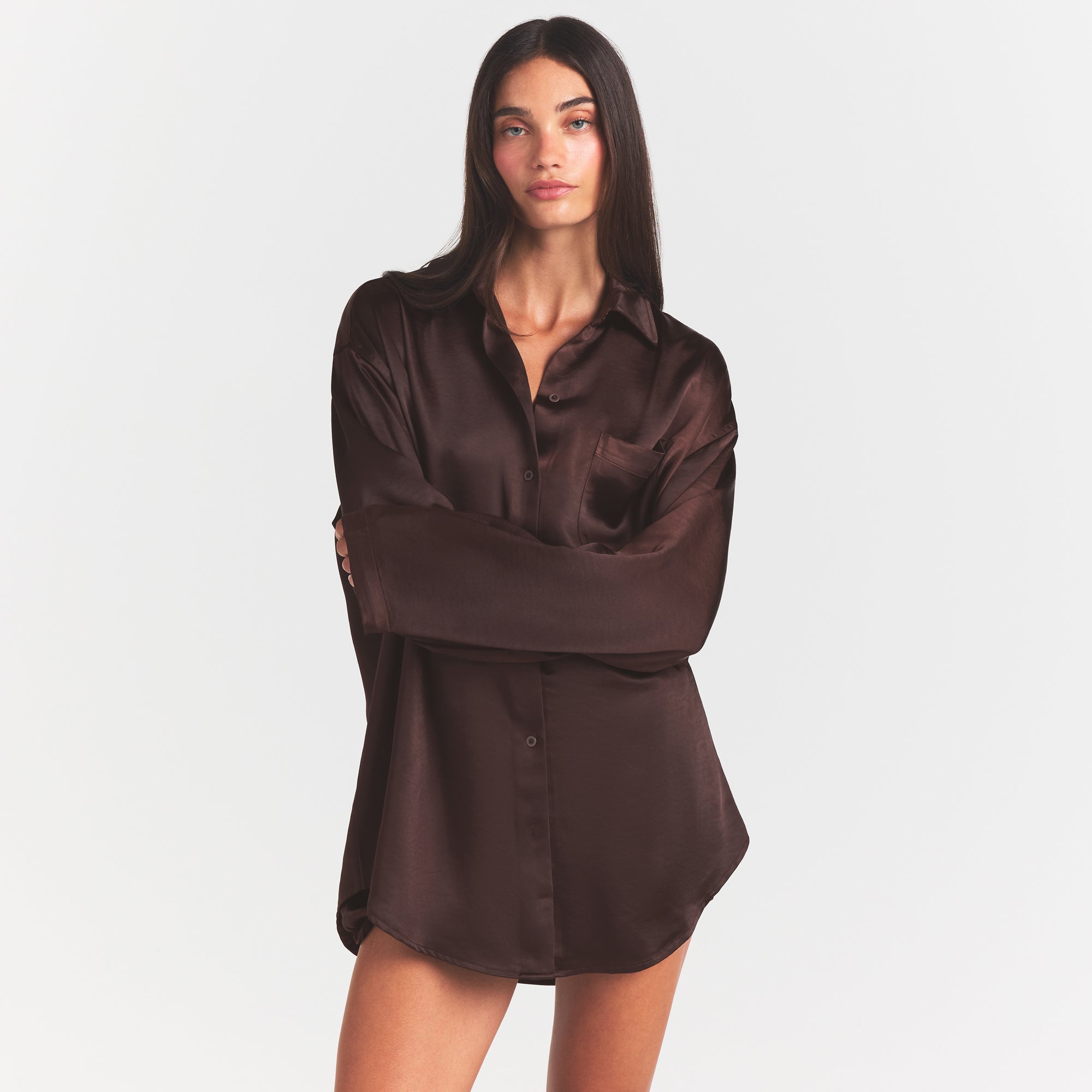 SKIMS LIGHTWEIGHT SATIN OVERBedenD SHIRT | ESPRESSO - Sneaker Türkiye