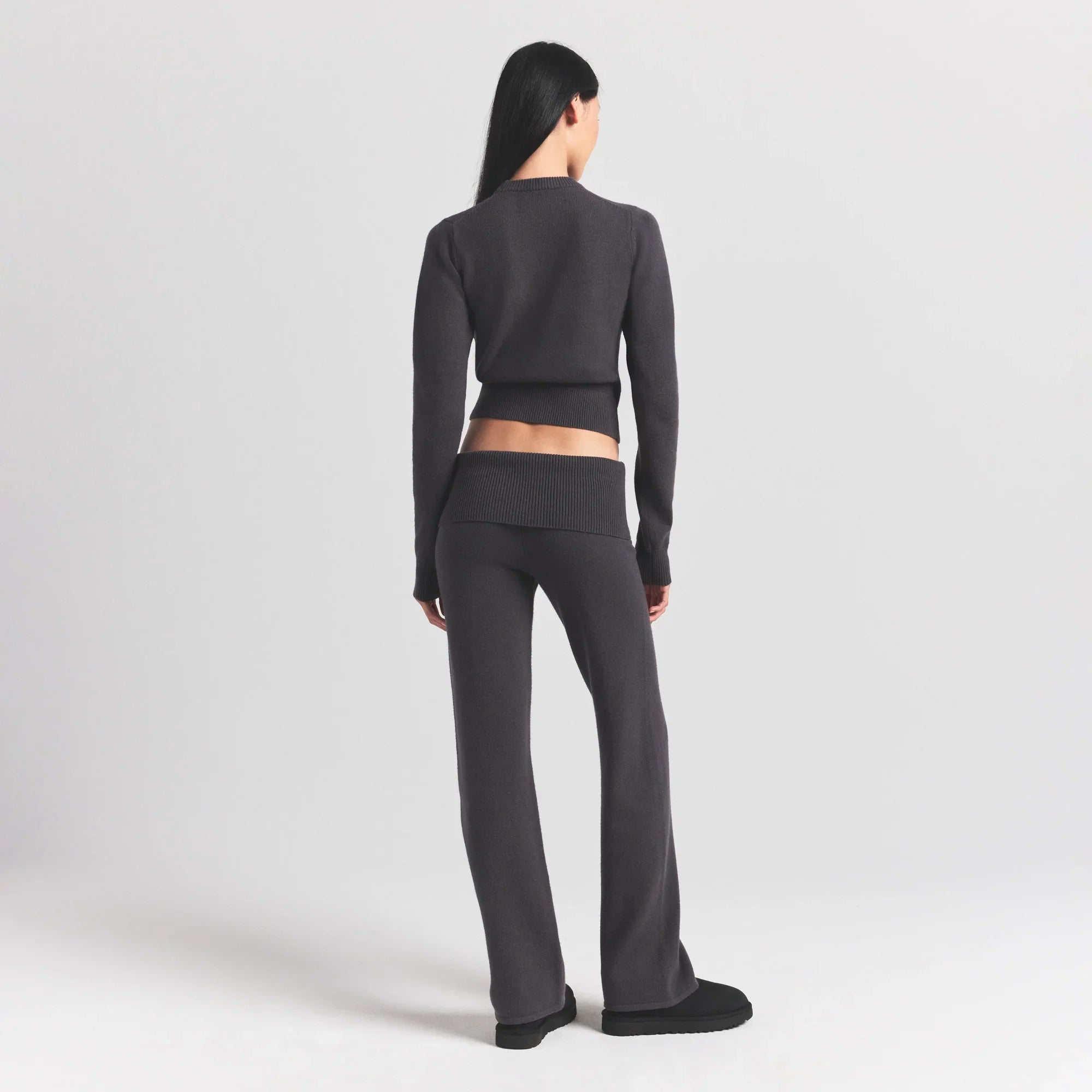 SKIMS SWEATER KNITS RIBBED LONG SLEEVE FITTED CREW NECK | ASH - Sneaker Türkiye