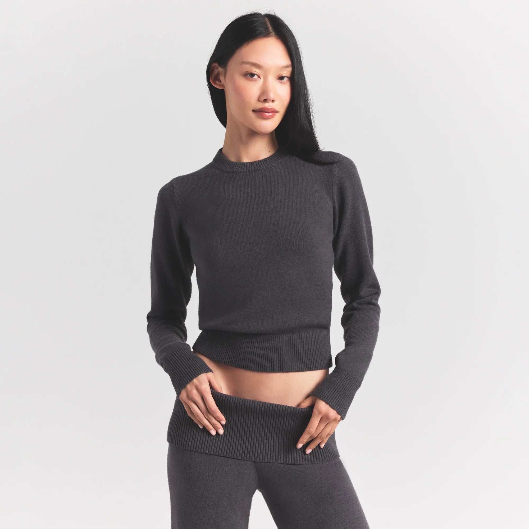 SKIMS SWEATER KNITS RIBBED LONG SLEEVE FITTED CREW NECK | ASH - Sneaker Türkiye