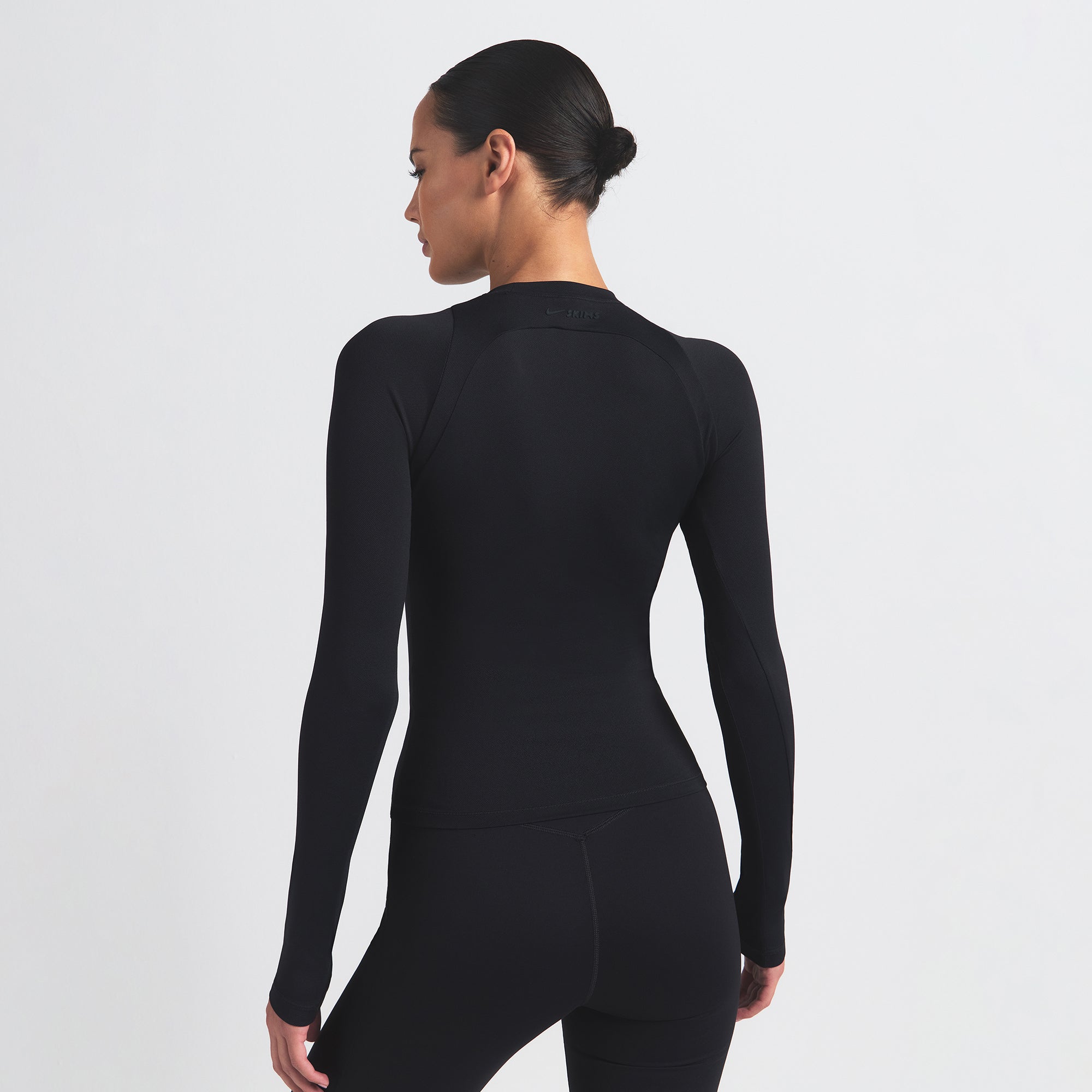 NikeSKIMS AIRY LONG SLEEVE CREW NECK TOP | OBSIDIAN - Sneaker Türkiye