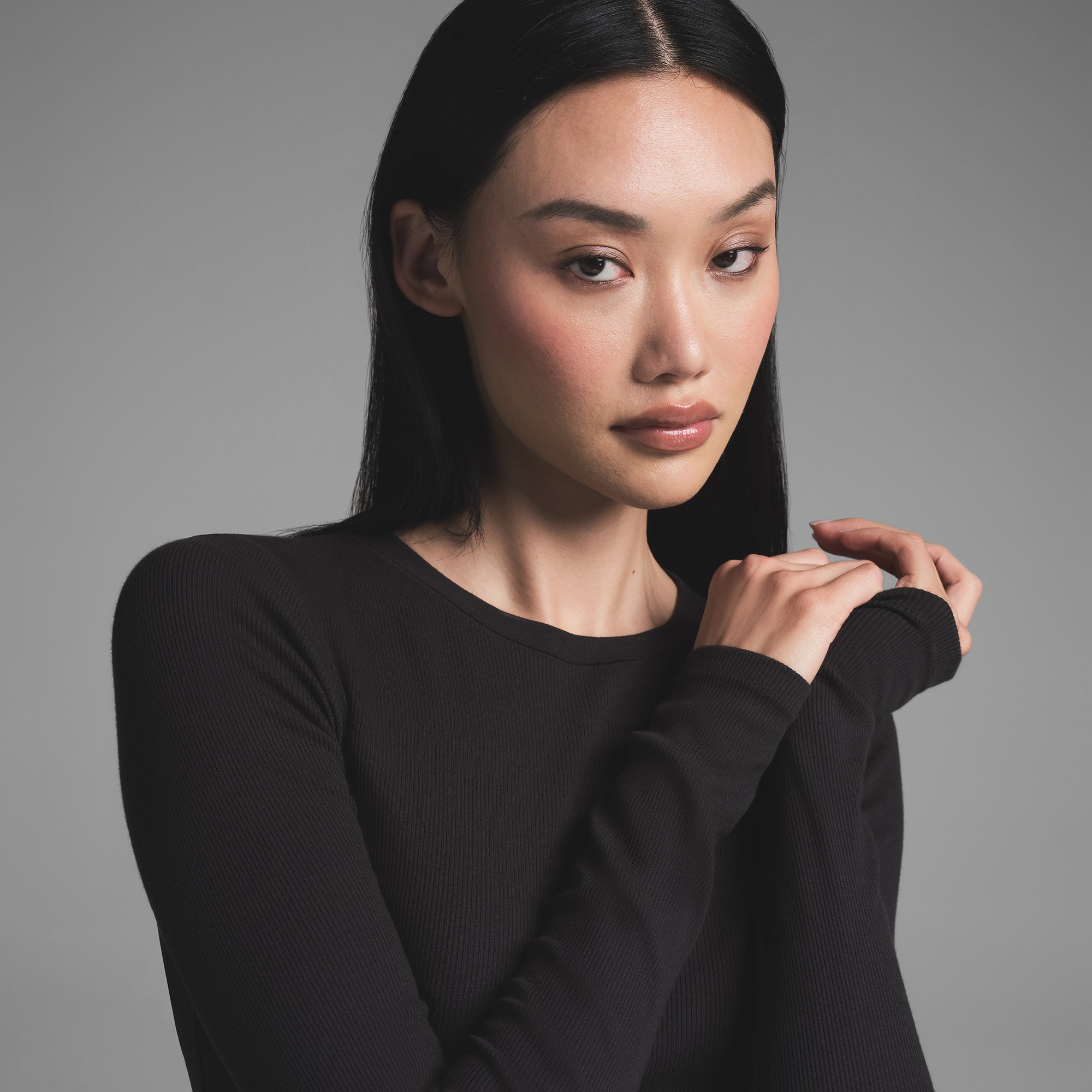 SKIMS COTTON RIB LONG SLEEVE T-SHIRT | SOOT - Sneaker Türkiye