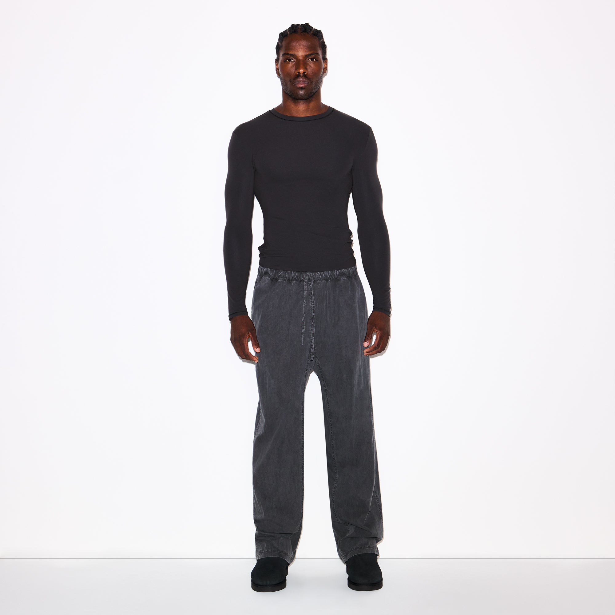 SKIMS FITS EVERYBODY MENS SLIM LONG SLEEVE T-SHIRT | ONYX - Sneaker Türkiye