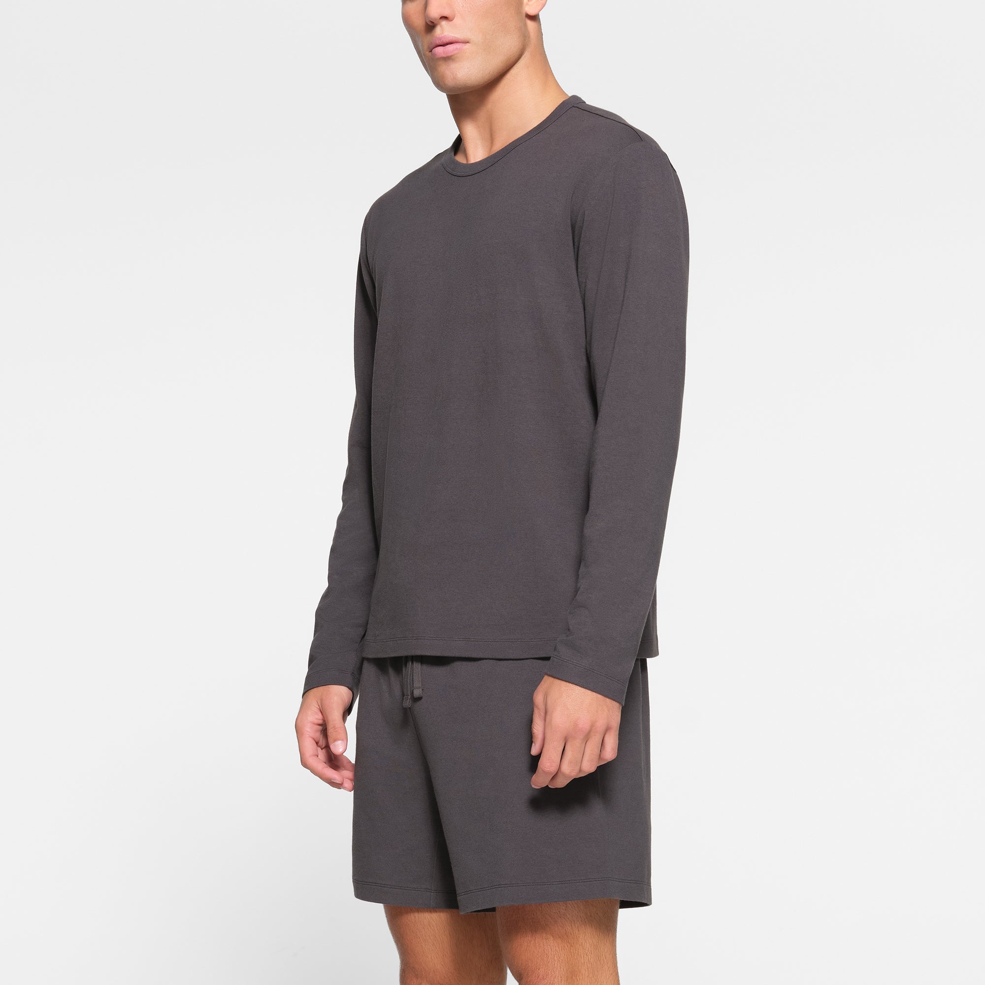 SKIMS JERSEY LOUNGE MENS RELAXED LONG SLEEVE T-SHIRT | ASH - Sneaker Türkiye