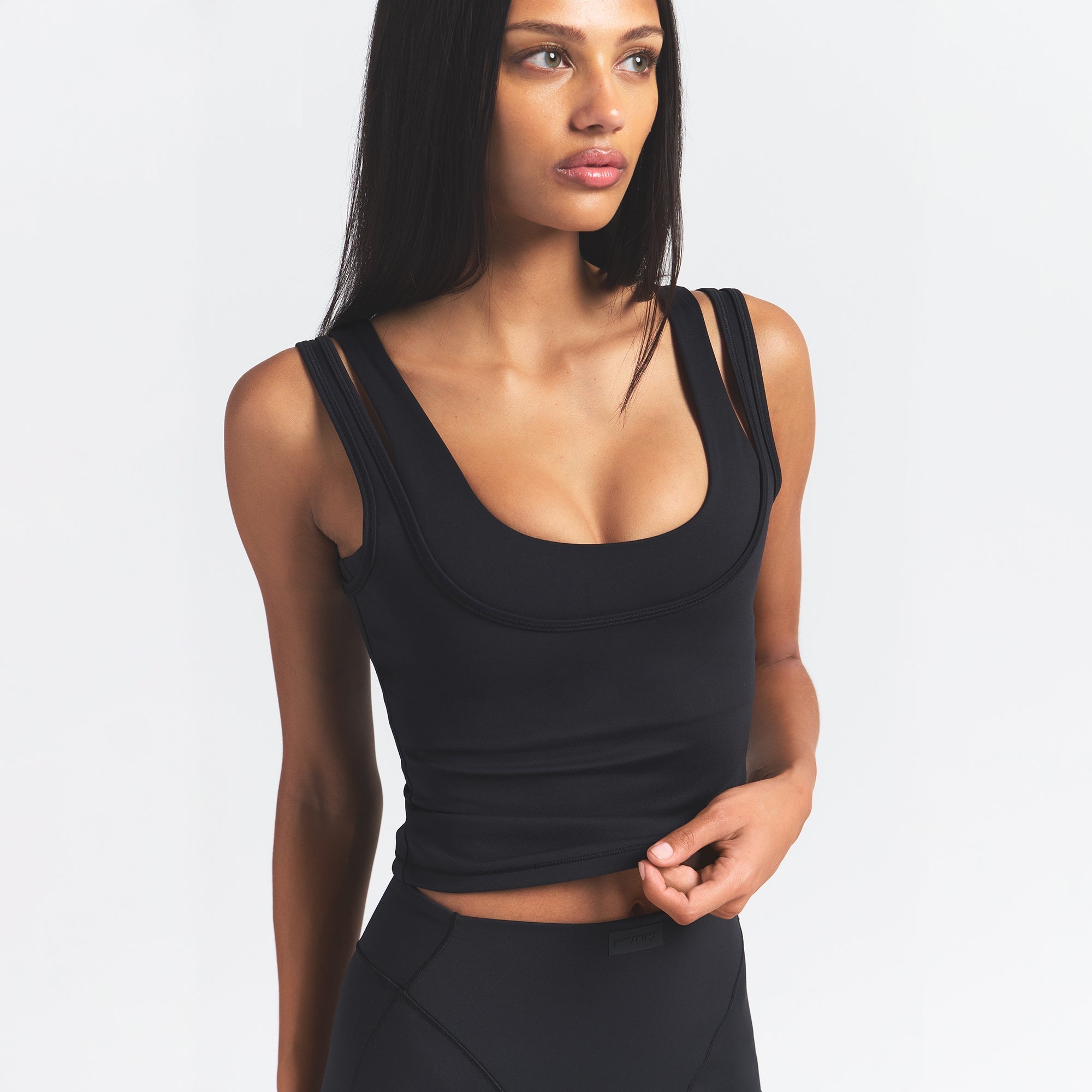 NikeSKIMS MATTE DOUBLE STRAP SCOOP TANK | OBSIDIAN - Sneaker Türkiye